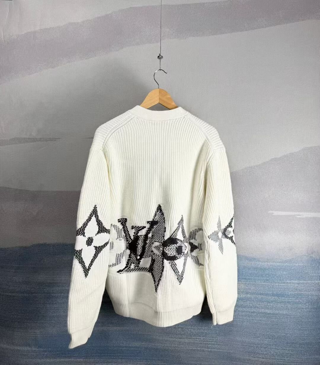 Louis Vuitton Louis Vuitton Floral Wool Cardigan Sweater Size L / US 10 / IT 46 - 2 Thumbnail