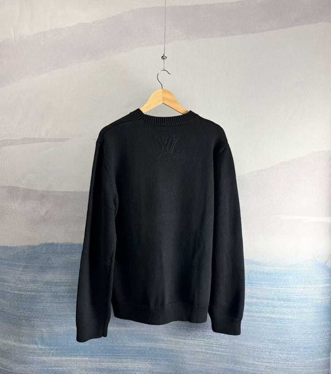Louis Vuitton louis vuitton black embroidered sweater xl Size US XL / EU 56 / 4 - 3 Thumbnail