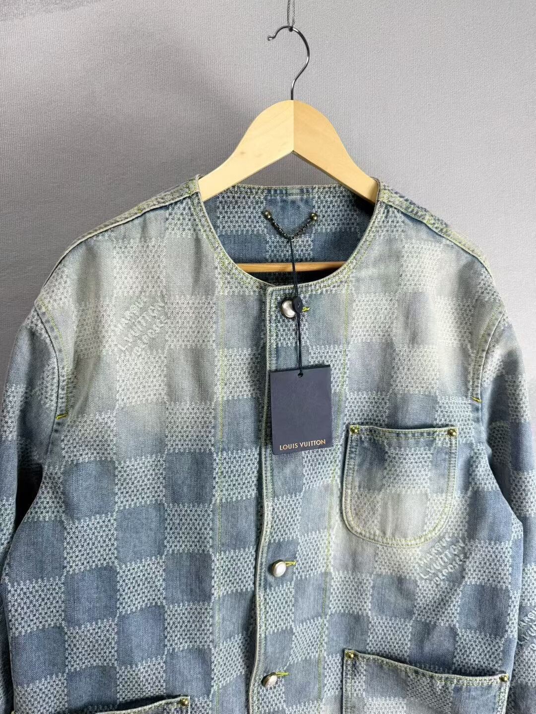 Louis Vuitton louis vuitton pearl patterned denim jacket Size US L / EU 52-54 / 3 - 2 Thumbnail