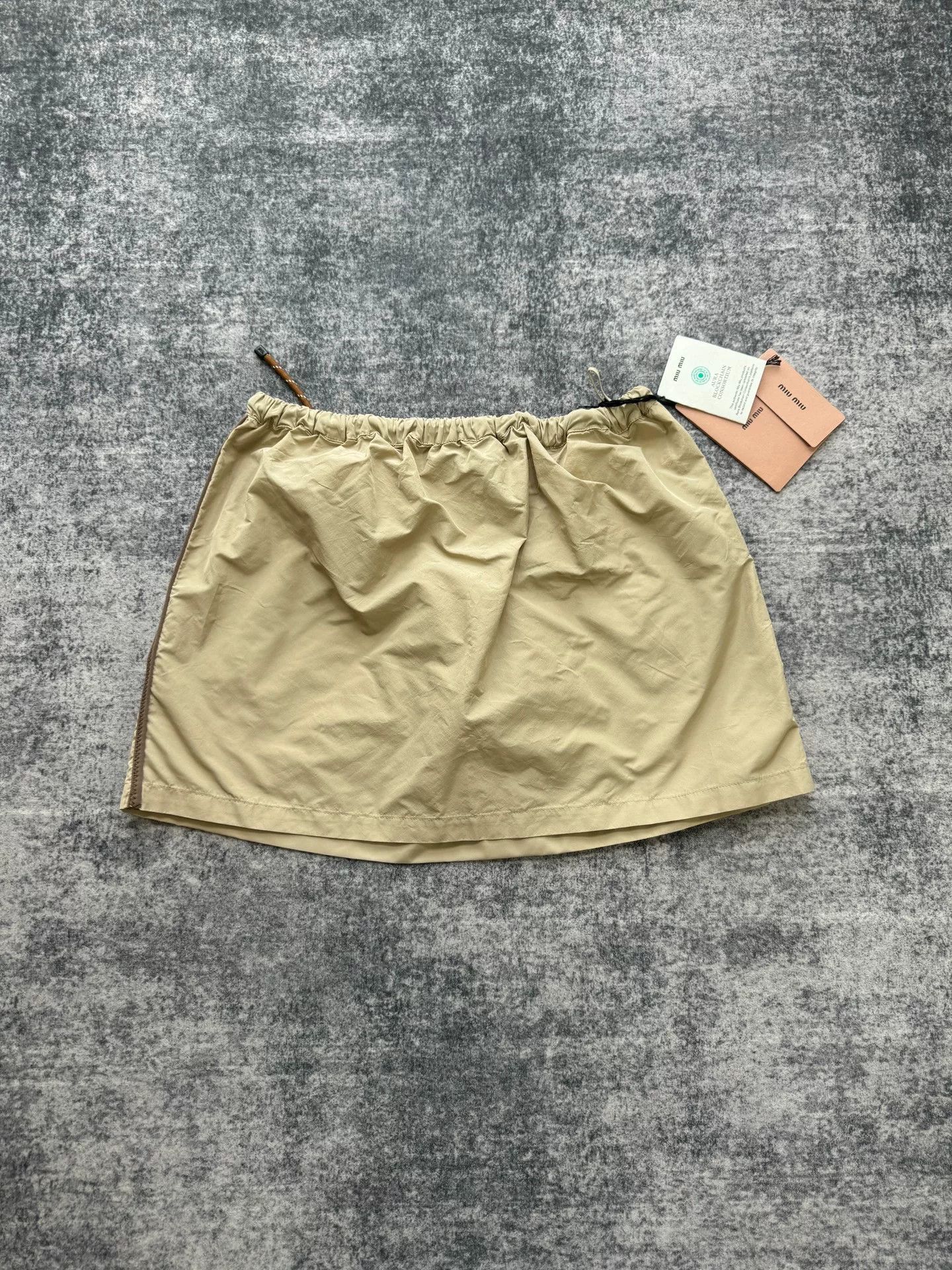 Miu Miu Miu Miu Khaki Nylon Half Skirt Size 38" / US 16 / IT 52 - 2 Thumbnail