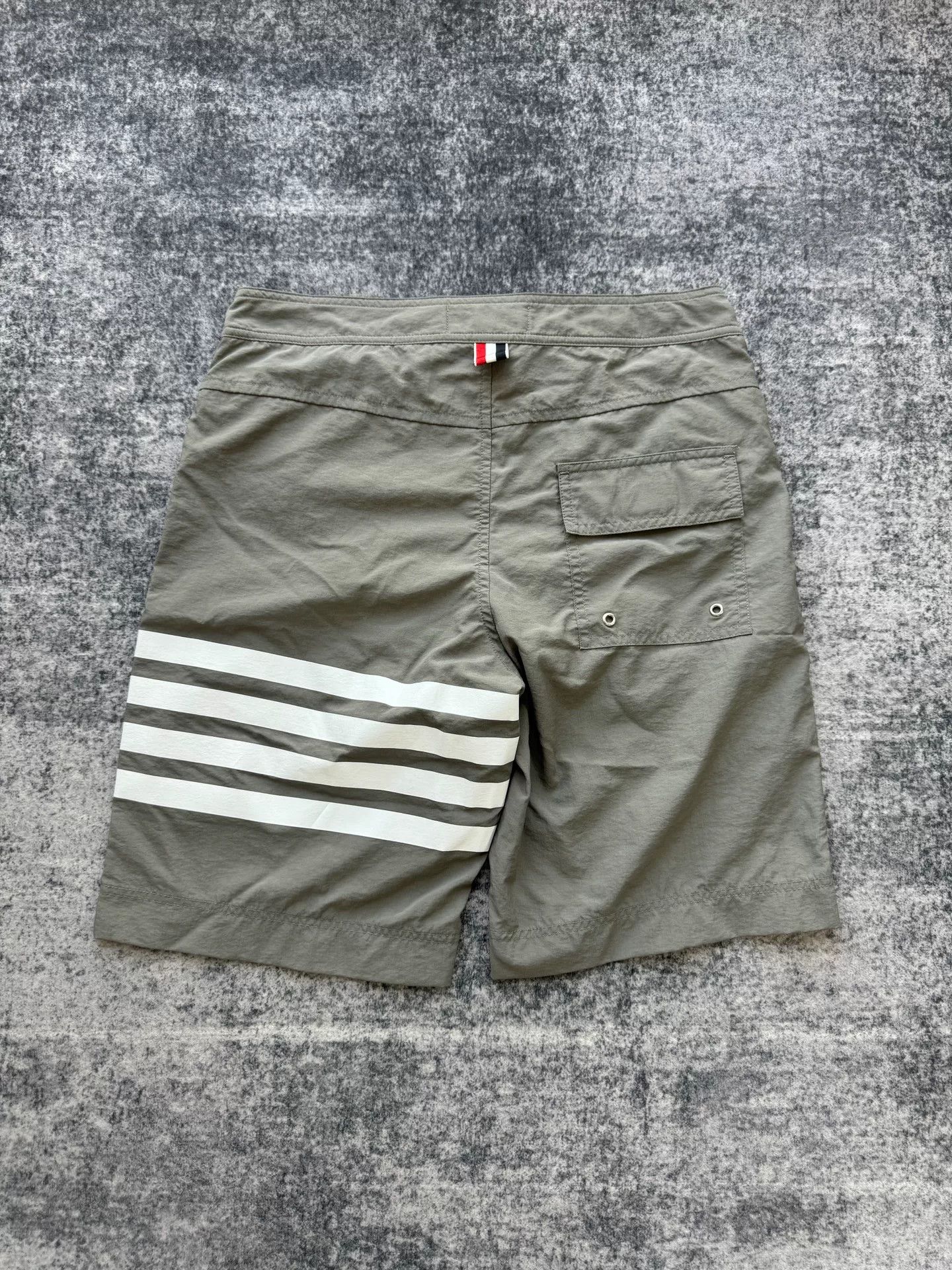 Thom Browne thom browne gray beach shorts size 0 Size US 27 - 2 Thumbnail