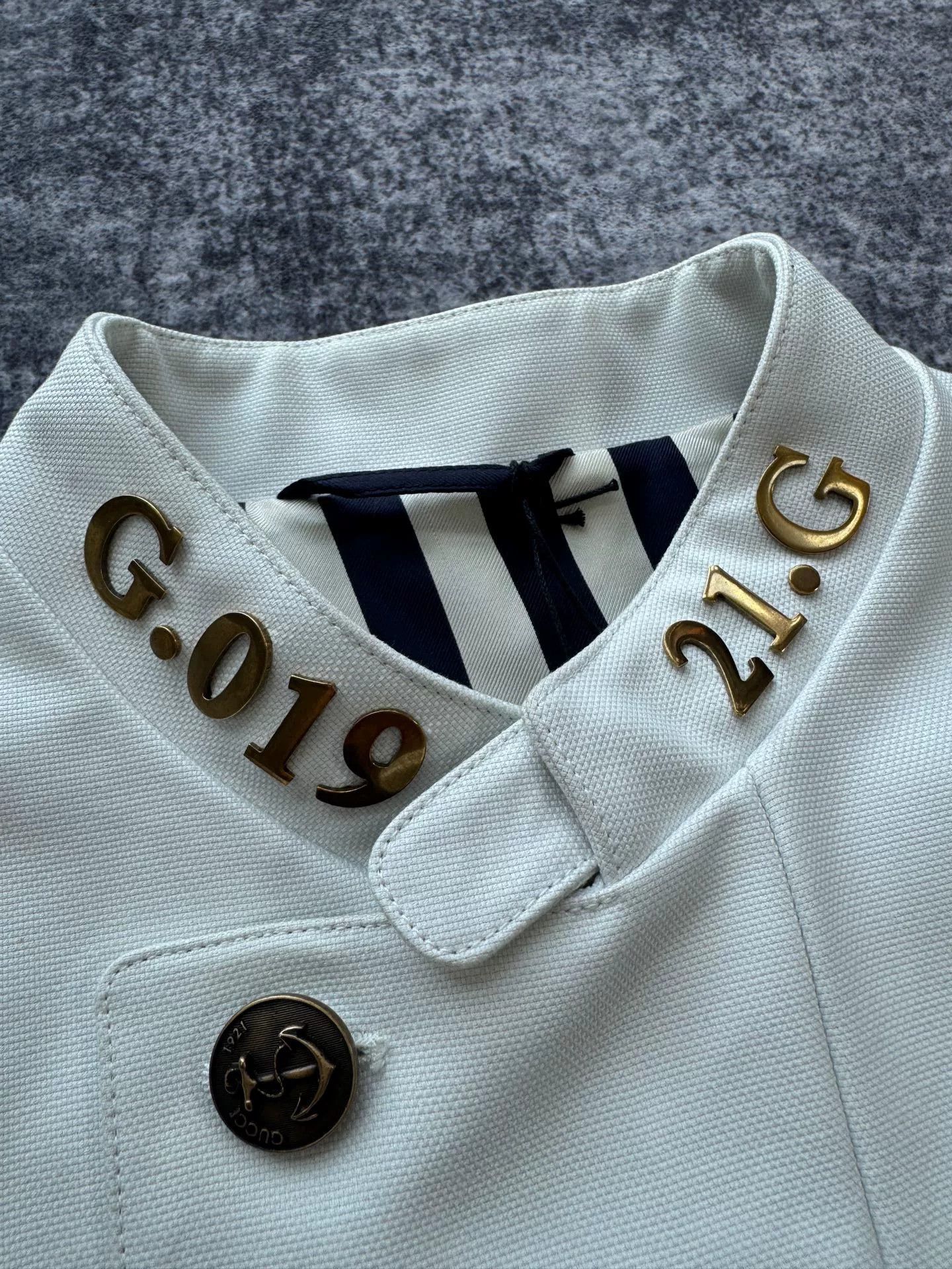 Gucci gucci white coat with metal logo collar Size US L / EU 52-54 / 3 - 5 Thumbnail