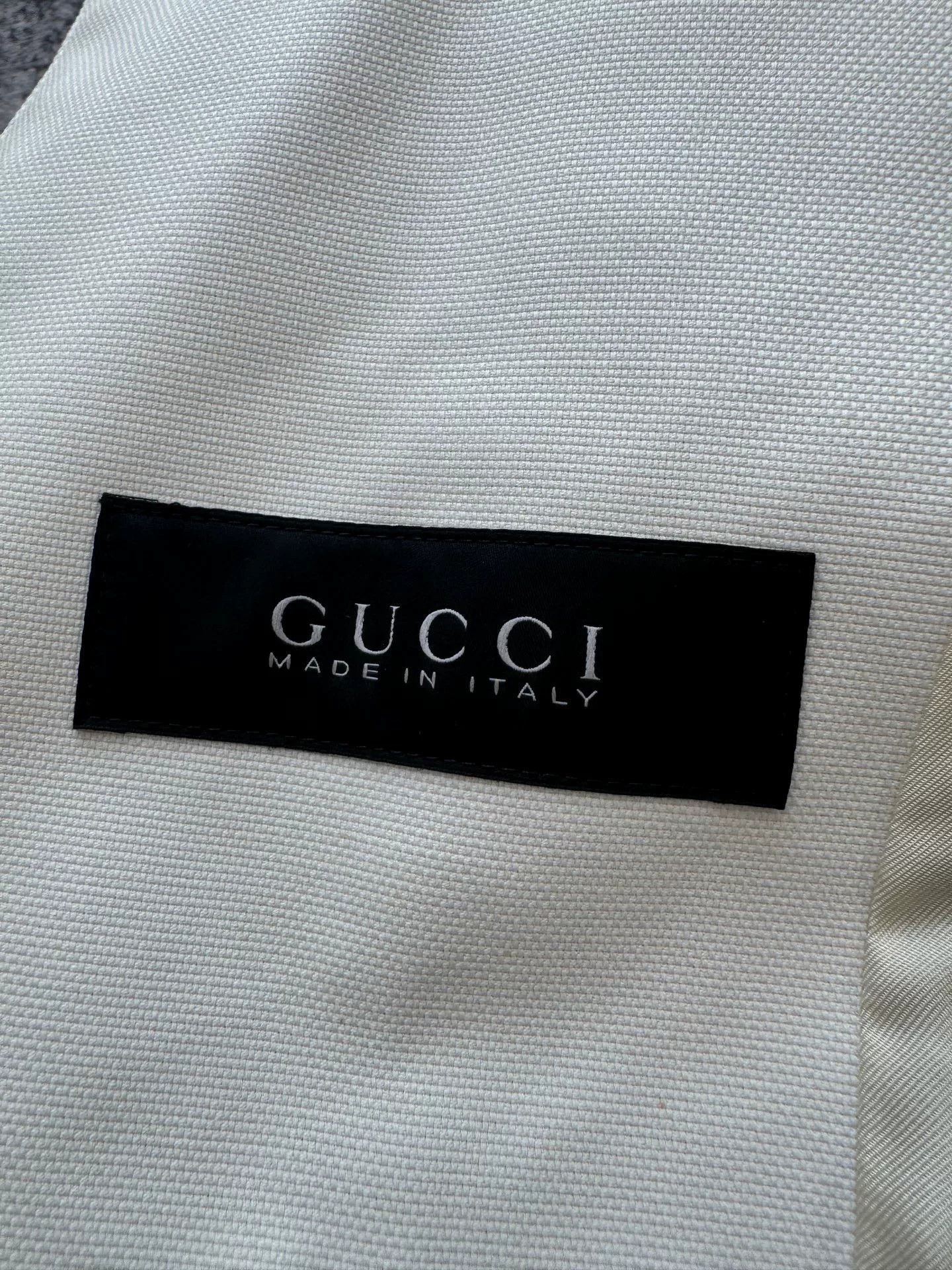 Gucci gucci white coat with metal logo collar Size US L / EU 52-54 / 3 - 6 Thumbnail
