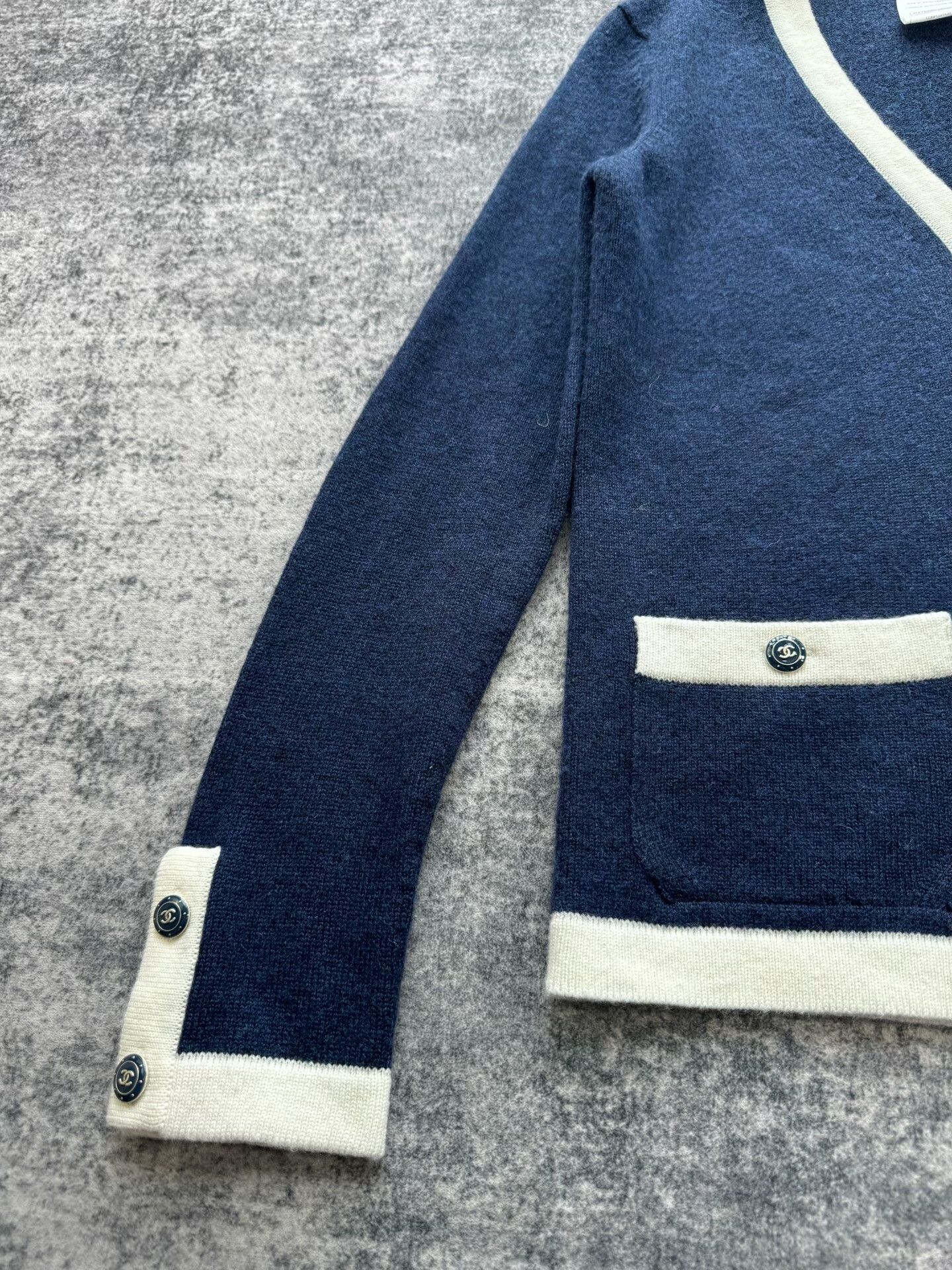 Chanel Chanel Blue and White Cashmere Cardigan Size XS / US 0-2 / IT 36-38 - 3 Thumbnail