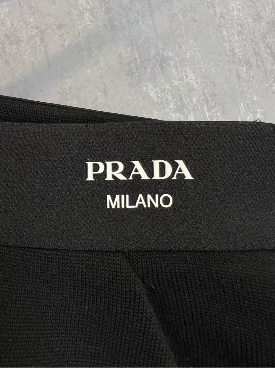 Prada prada black logo sport shorts for men Size US 34 / EU 50 - 3 Thumbnail