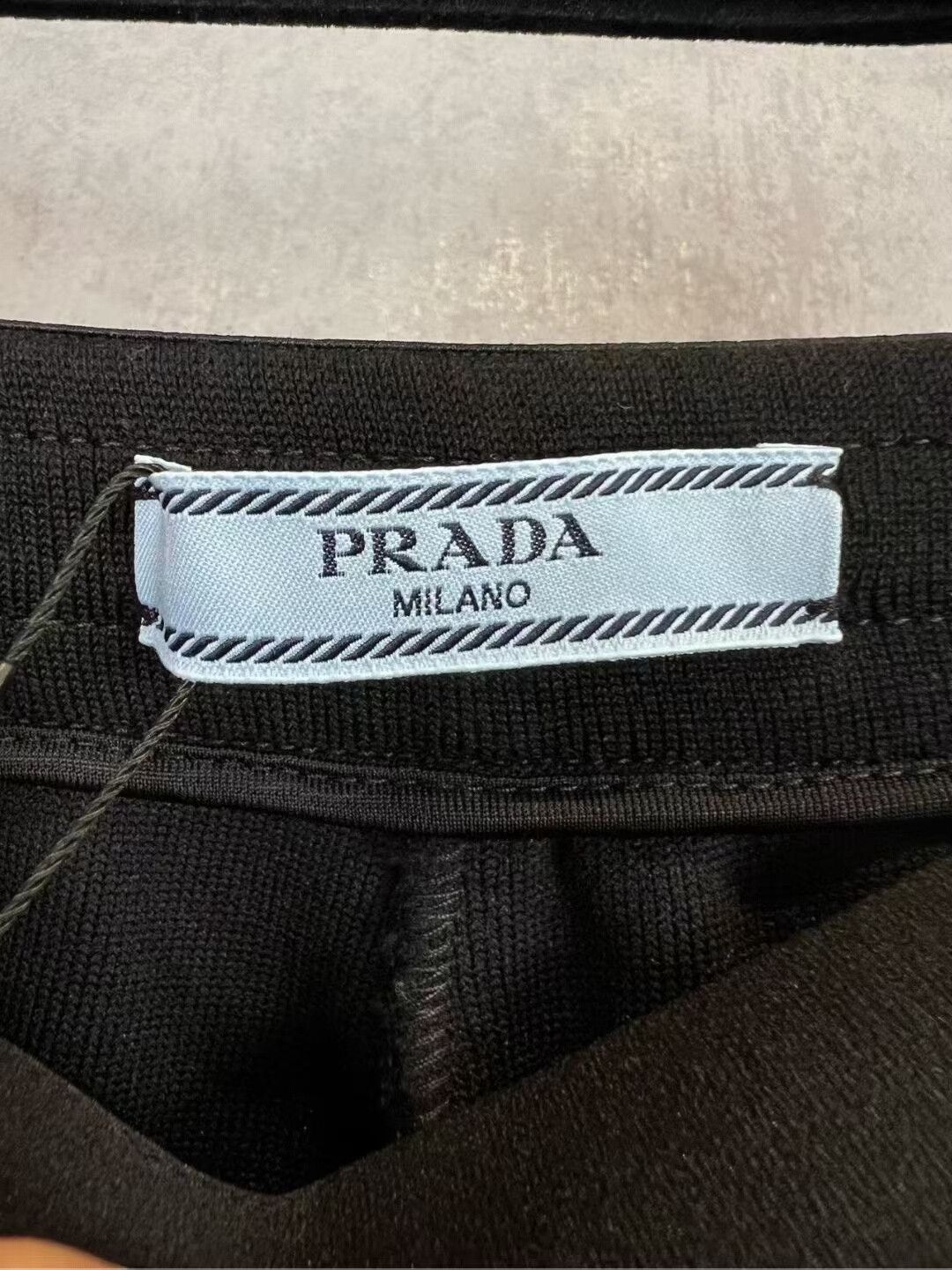 Prada prada black logo sport shorts for men Size US 34 / EU 50 - 4 Thumbnail