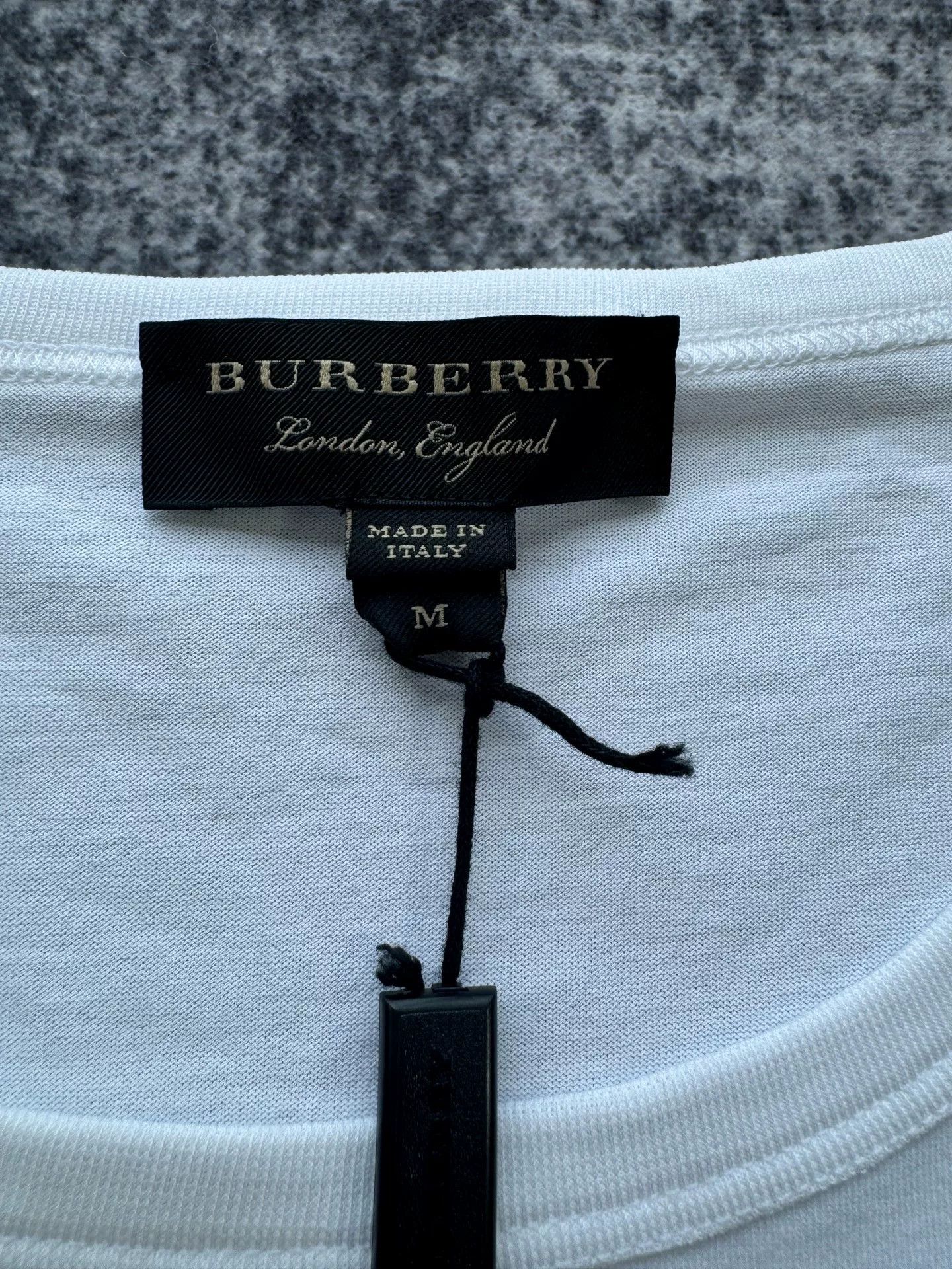 Burberry Burberry White Rhinestone Pendant Short Sleeve Top Size M / US 6-8 / IT 42-44 - 3 Thumbnail