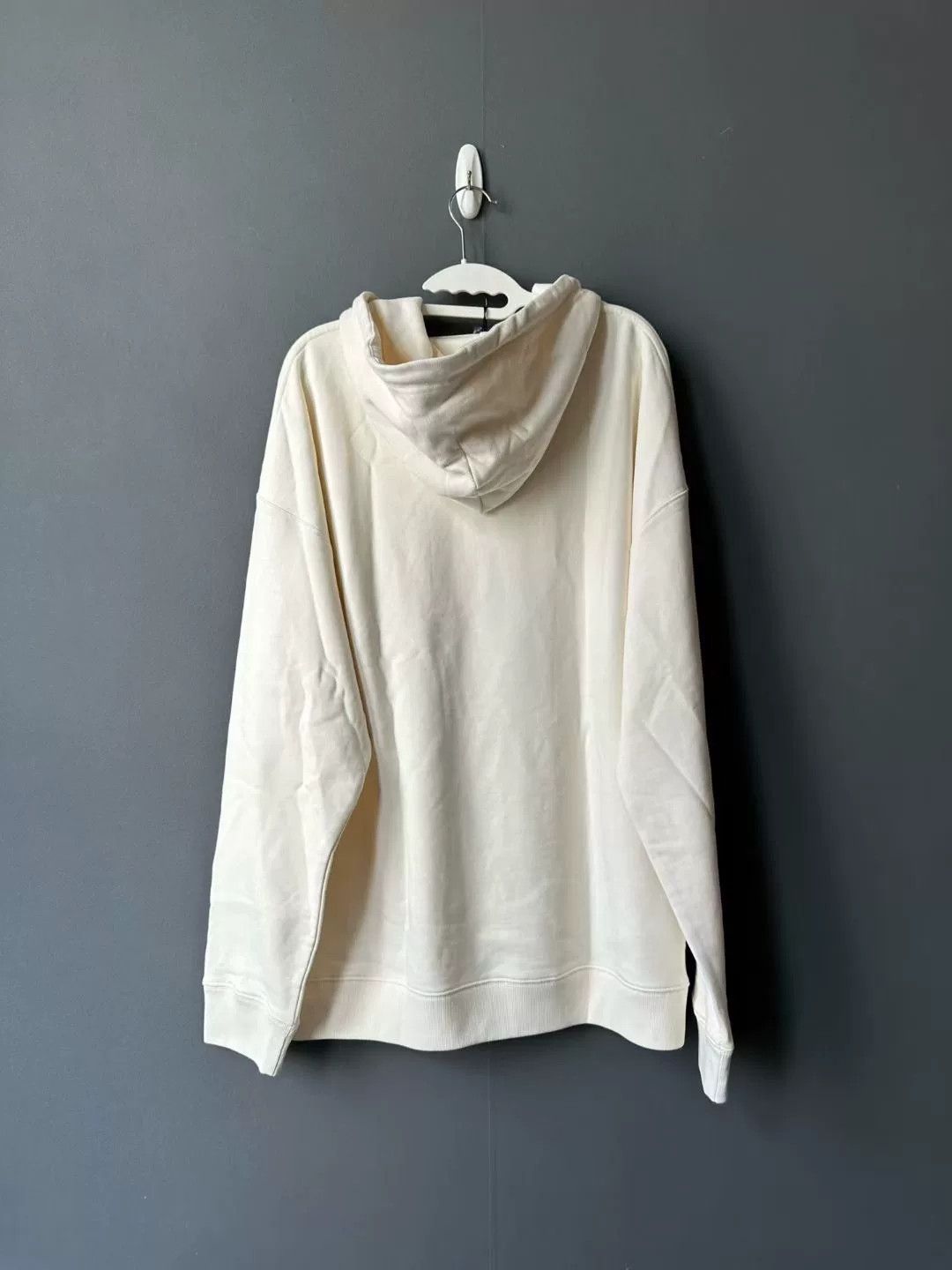Loewe loewe cream hoodie with leather patch Size US M / EU 48-50 / 2 - 2 Thumbnail