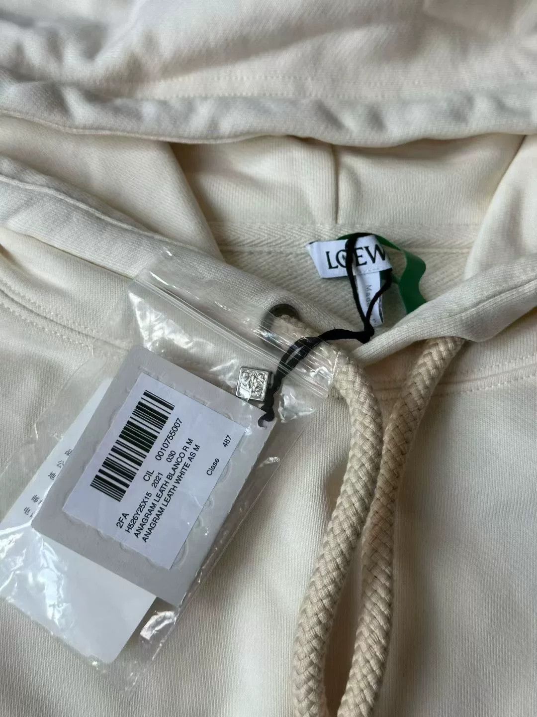 Loewe loewe cream hoodie with leather patch Size US M / EU 48-50 / 2 - 3 Thumbnail