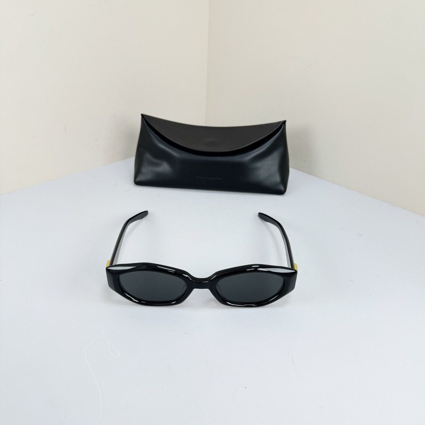 Gentle Monster gentle monster black gold sunglasses Size ONE SIZE - 4 Thumbnail