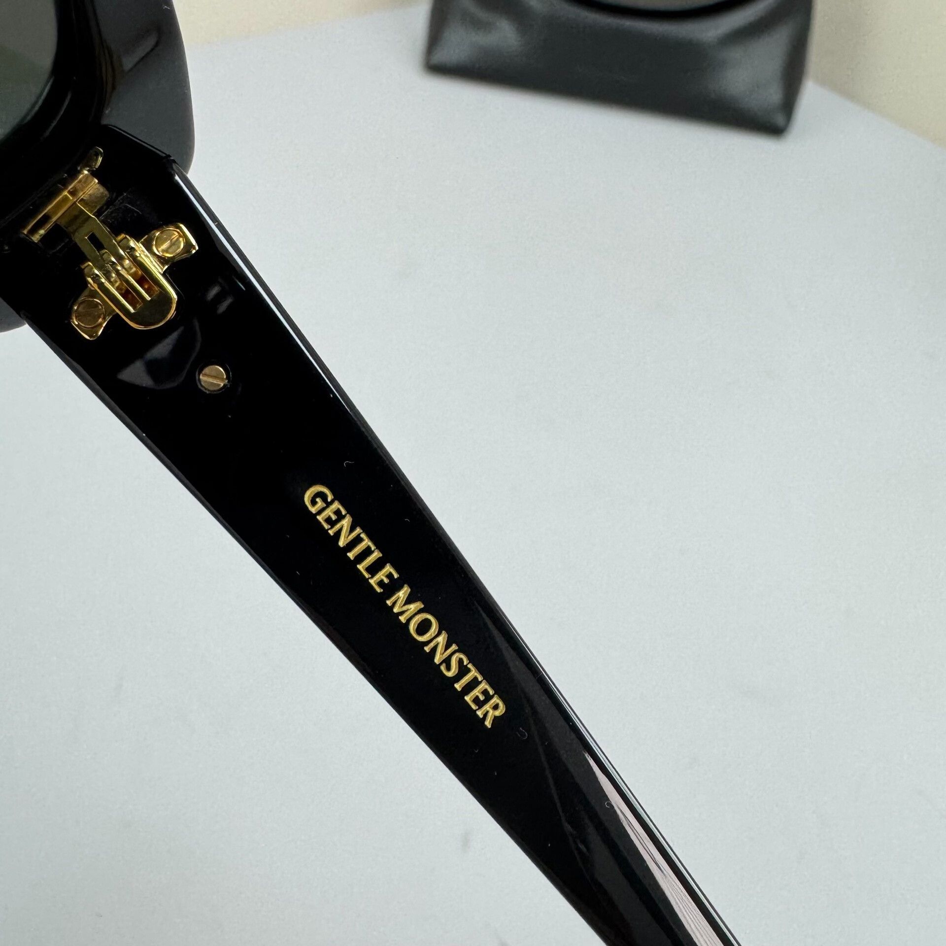 Gentle Monster gentle monster black gold sunglasses Size ONE SIZE - 7 Thumbnail