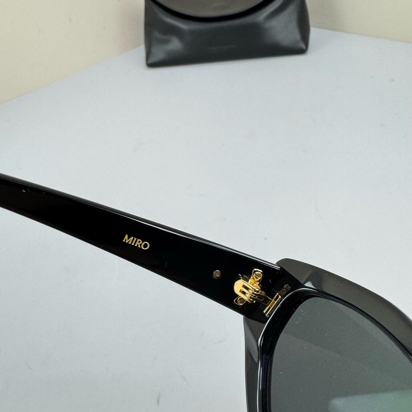 Gentle Monster gentle monster black gold sunglasses Size ONE SIZE - 6 Thumbnail