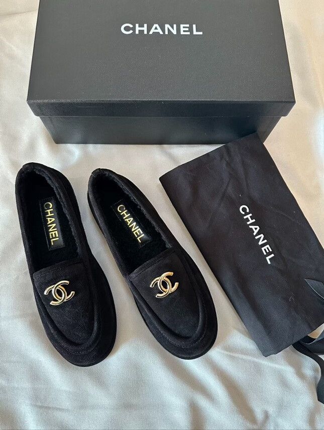 Chanel Chanel Black Gold Suede Loafers Size 38 Size US 7.5 / IT 37.5 - 9 Thumbnail