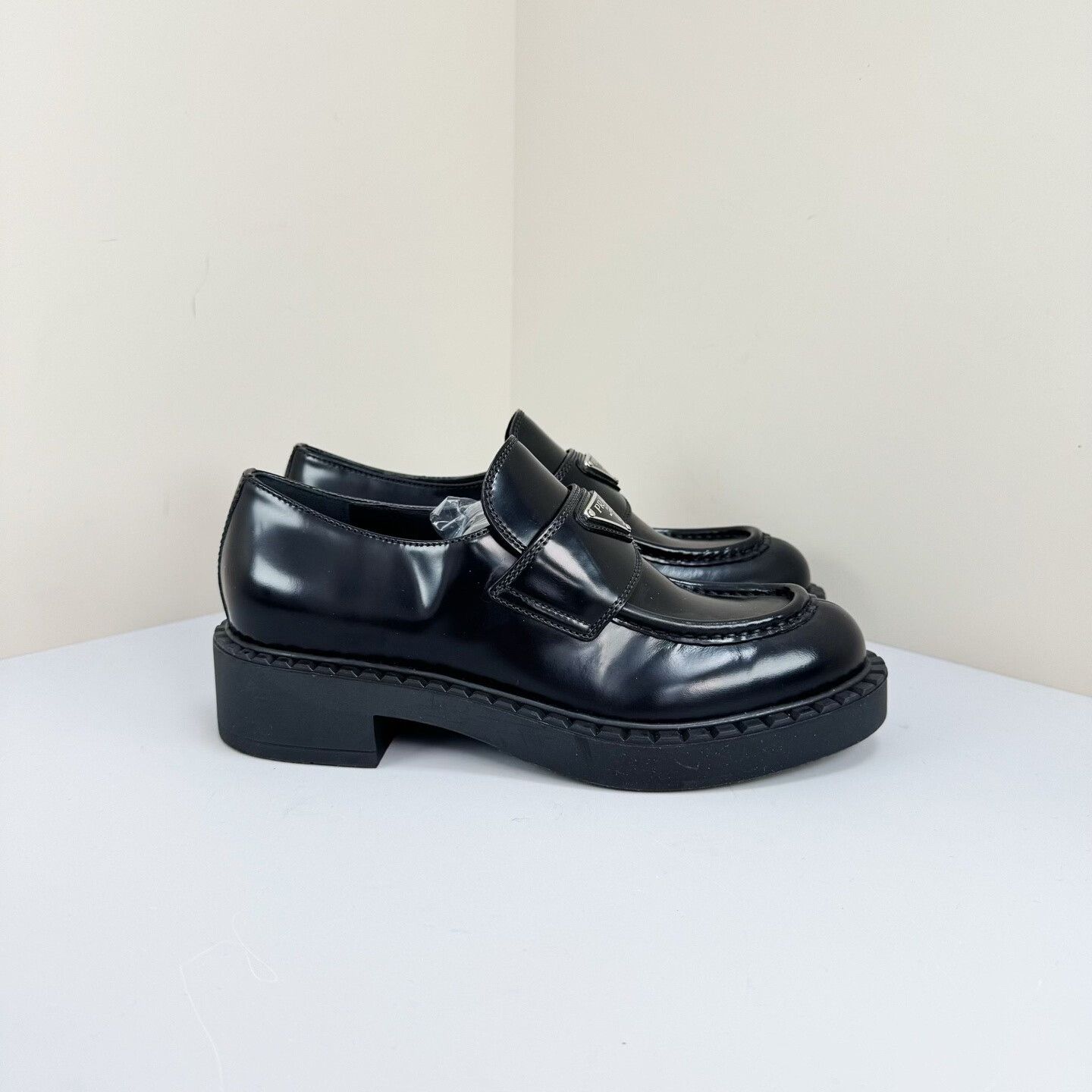 Prada prada black loafer shoes with triangle logo Size US 6 / IT 36 - 4 Thumbnail