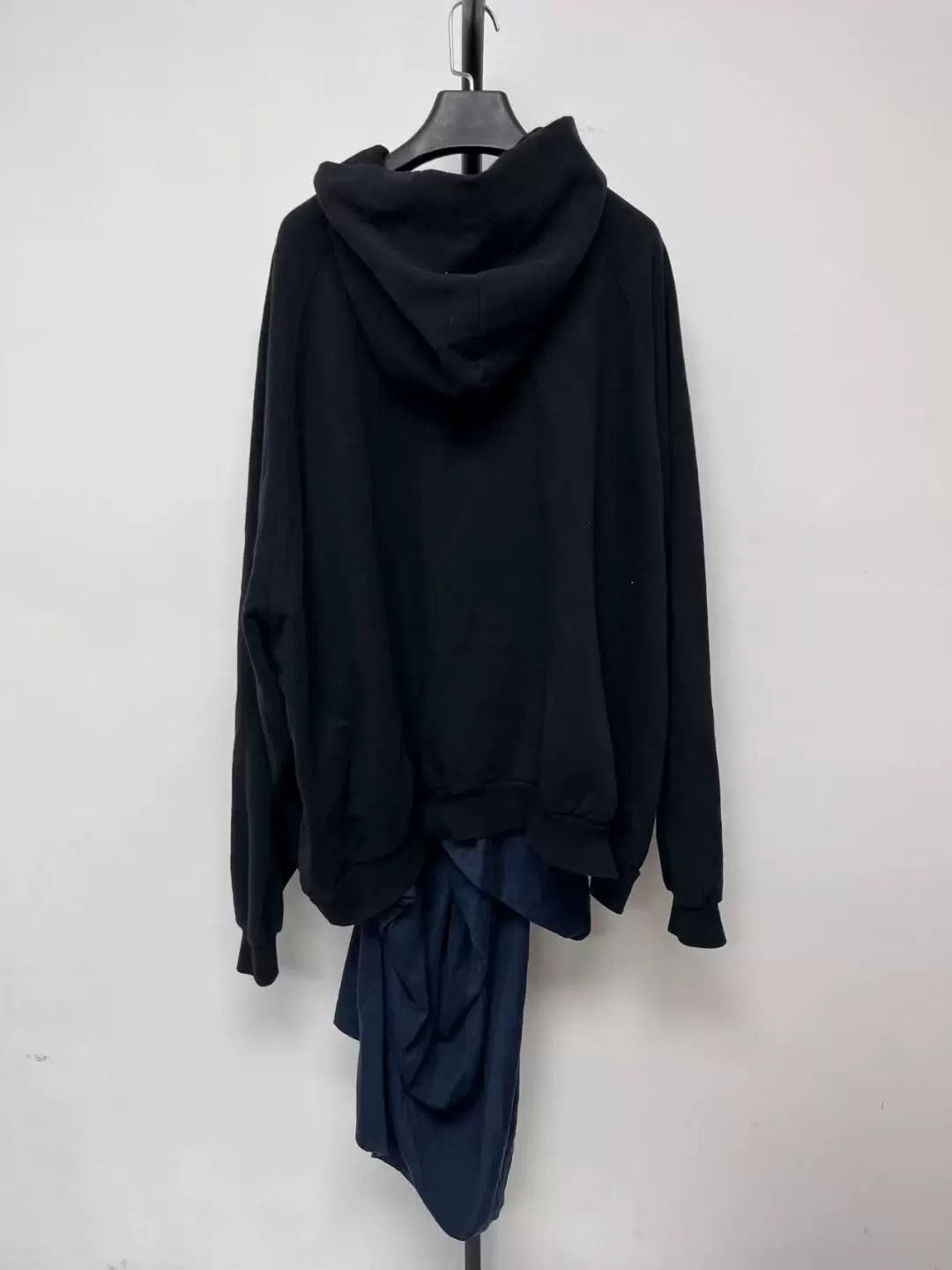 Balenciaga balenciaga black hooded sweatshirt with logo Size US M / EU 48-50 / 2 - 3 Thumbnail