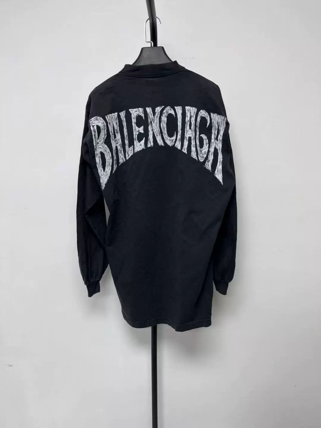 Balenciaga balenciaga paris graphic long sleeve t-shirt Size US XS / EU 42 / 0 - 3 Thumbnail