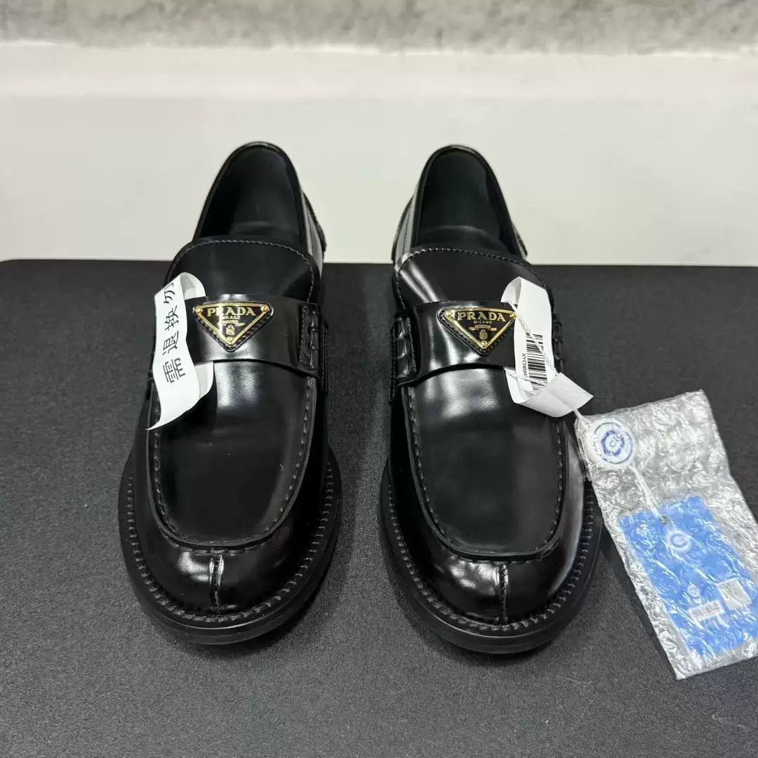 Prada prada black leather loafers size 38 Size US 7.5 / IT 37.5 - 6 Thumbnail