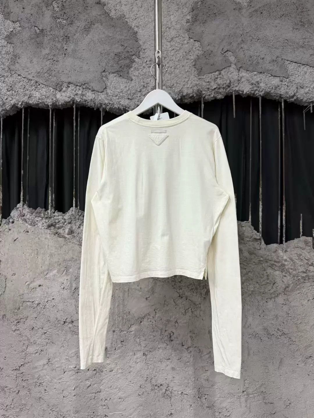 Prada Prada Long Sleeve Top in Cream Color Size L / US 10 / IT 46 - 2 Thumbnail