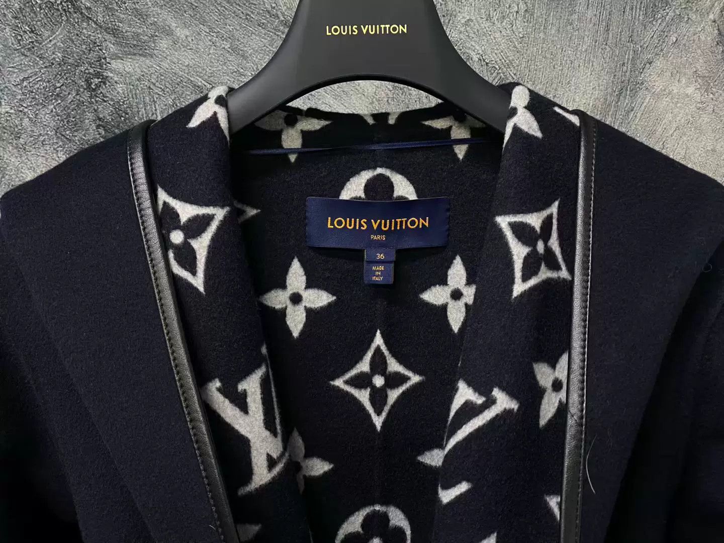 Louis Vuitton Louis Vuitton Double-Breasted Hooded Coat Size S / US 4 / IT 40 - 3 Thumbnail