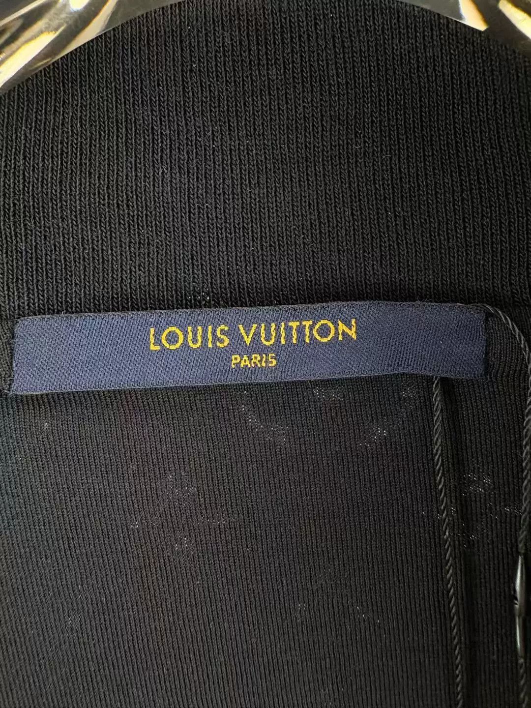 Louis Vuitton louis vuitton velour zip jacket in black Size US XL / EU 56 / 4 - 5 Thumbnail