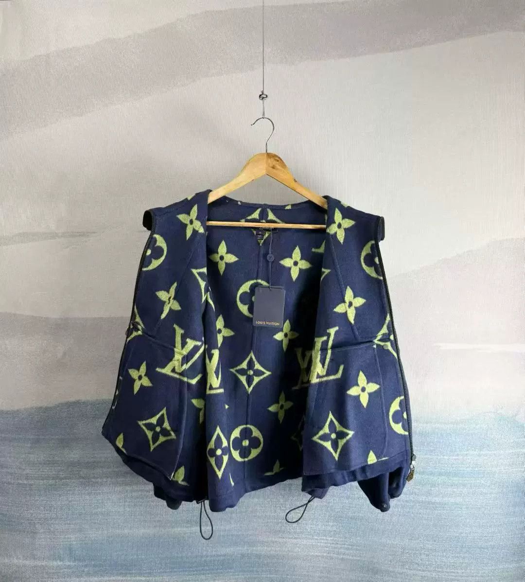 Louis Vuitton louis vuitton blue wool cape coat size 36 Size S / US 4 / IT 40 - 2 Thumbnail