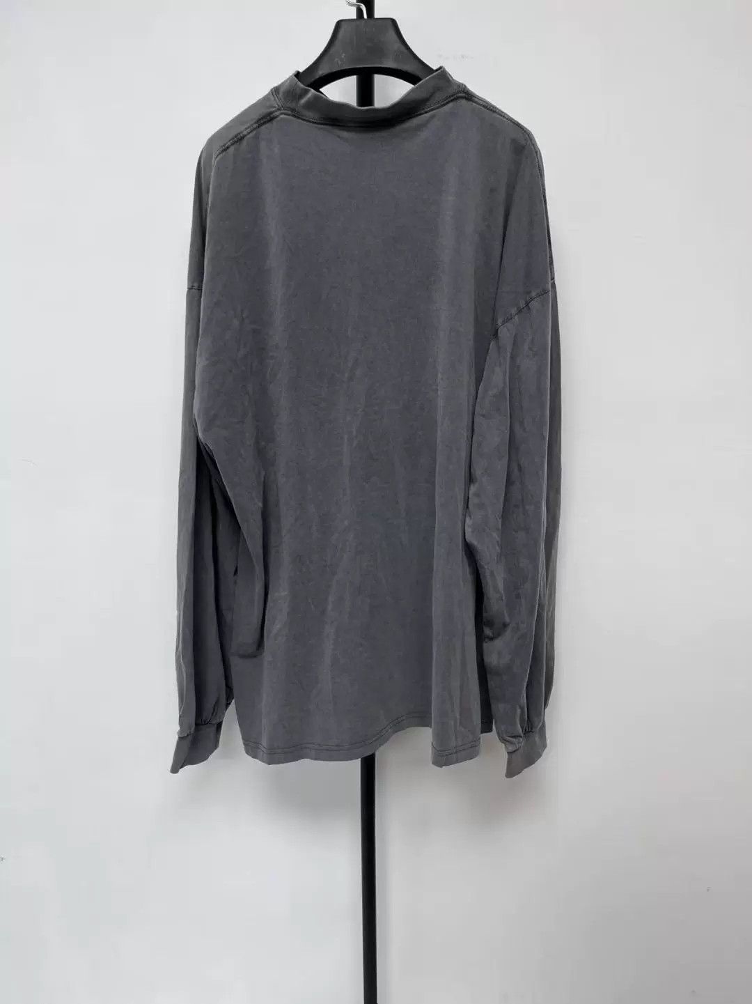 Balenciaga Balenciaga Gray Printed Long Sleeve T-Shirt Size US L / EU 52-54 / 3 - 3 Thumbnail