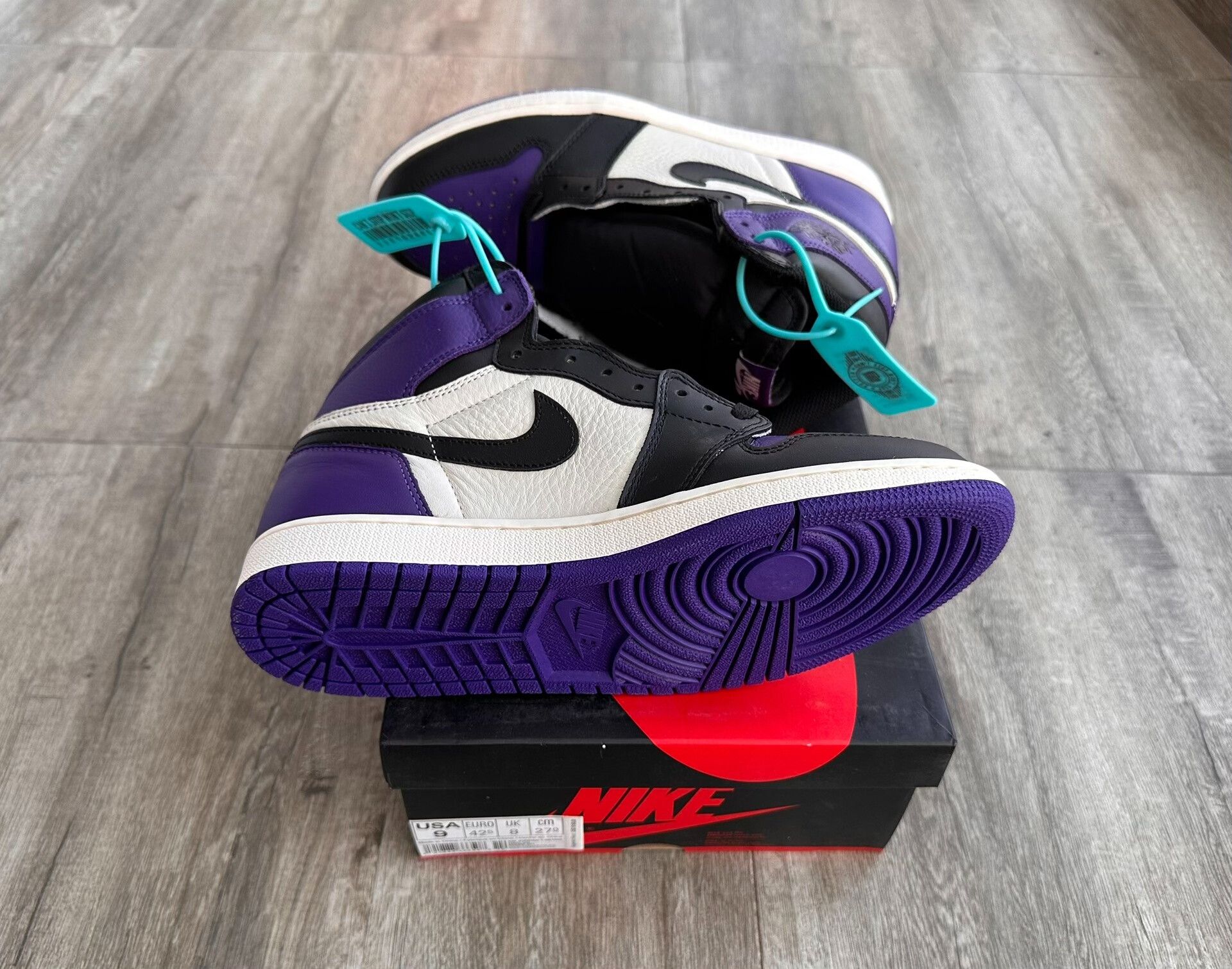 Jordan Brand air jordan 1 retro high court purple Size US 10.5 / EU 43-44 - 5 Thumbnail