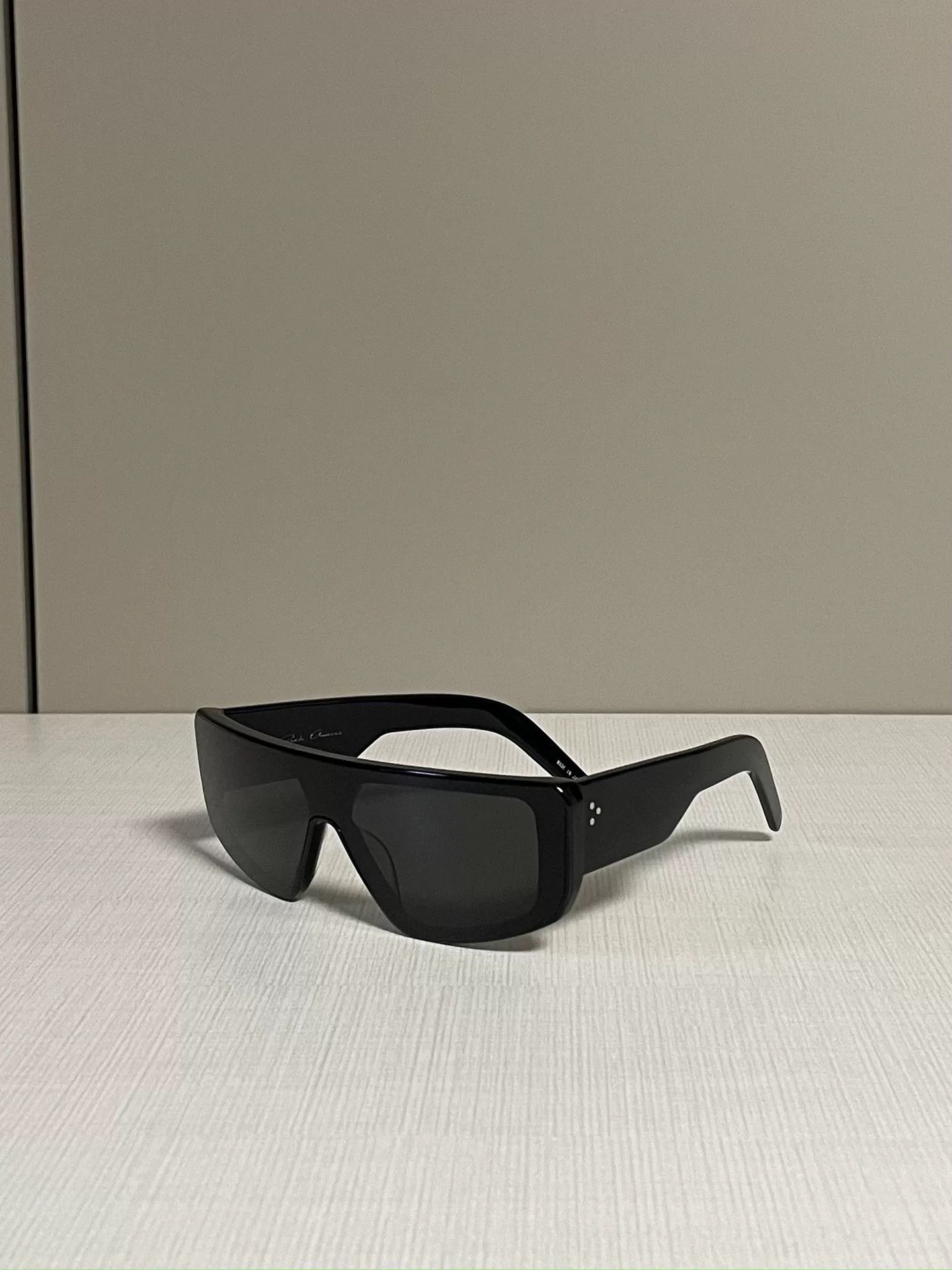 Rick Owens rick owens sunglasses with case and box Size ONE SIZE - 2 Thumbnail
