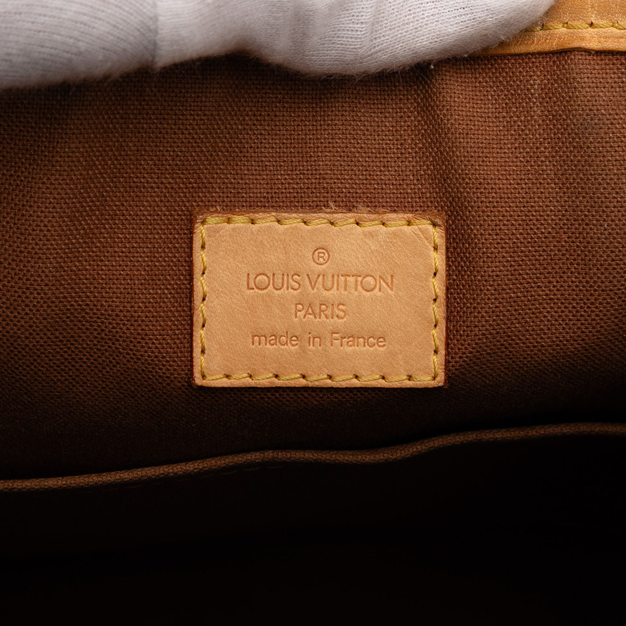 Louis Vuitton Louis Vuitton Monogram Batignolles Vertical PM Size ONE SIZE - 5 Thumbnail