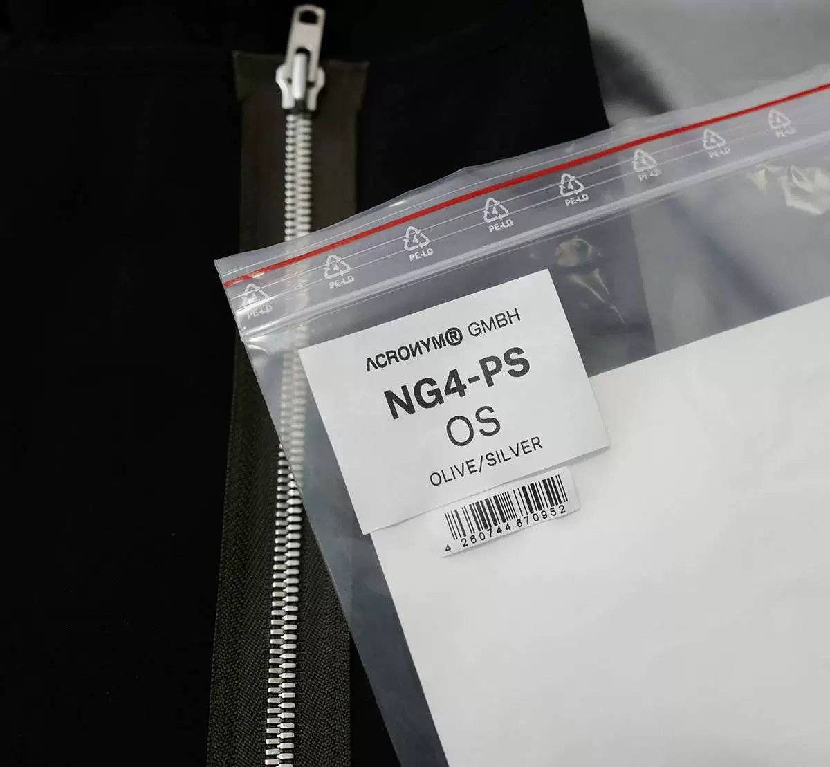 Acronym acronym ng4 ps neck gaiter black green Size ONE SIZE - 4 Thumbnail