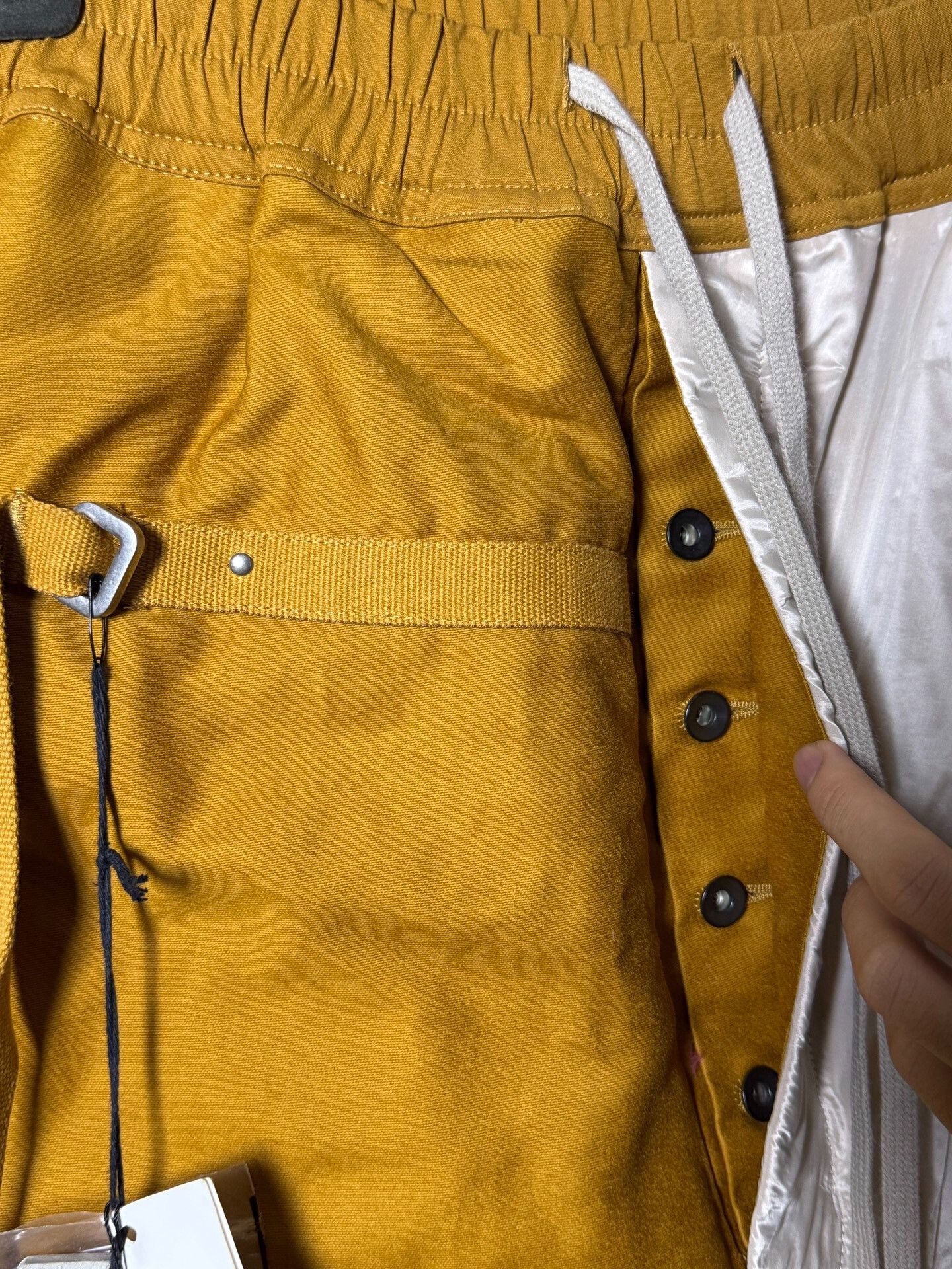 Rick Owens rick owens deconstructed shorts with yellow accents Size US 26 / EU 42 - 4 Thumbnail