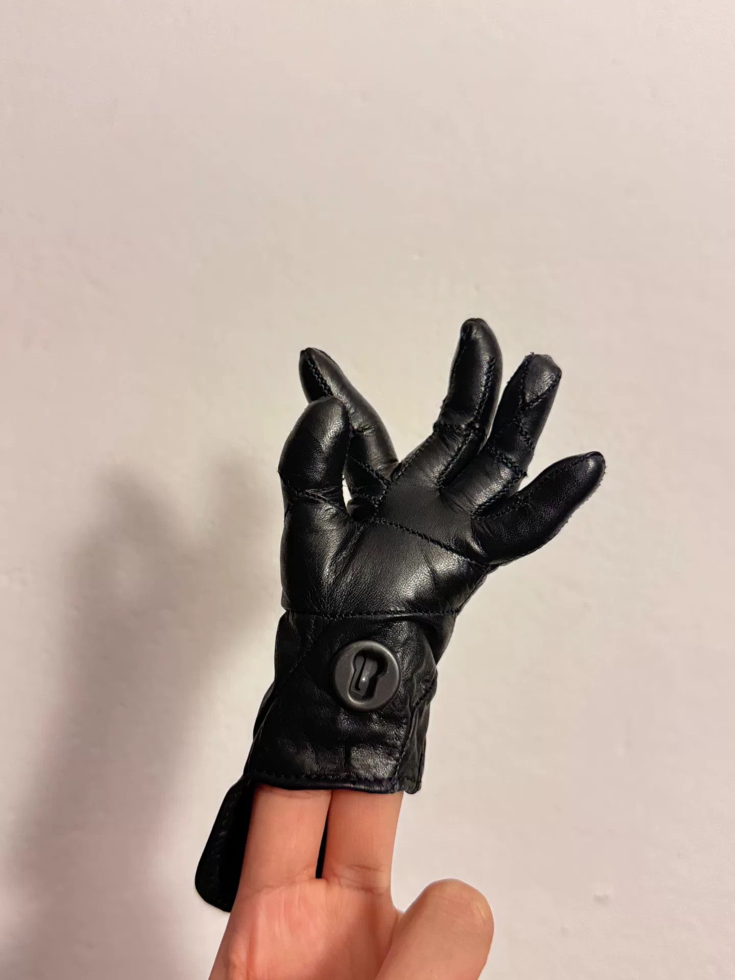 Leon Emanuel Blanck black leather avant-garde glove necklace bag Size ONE SIZE - 9 Thumbnail