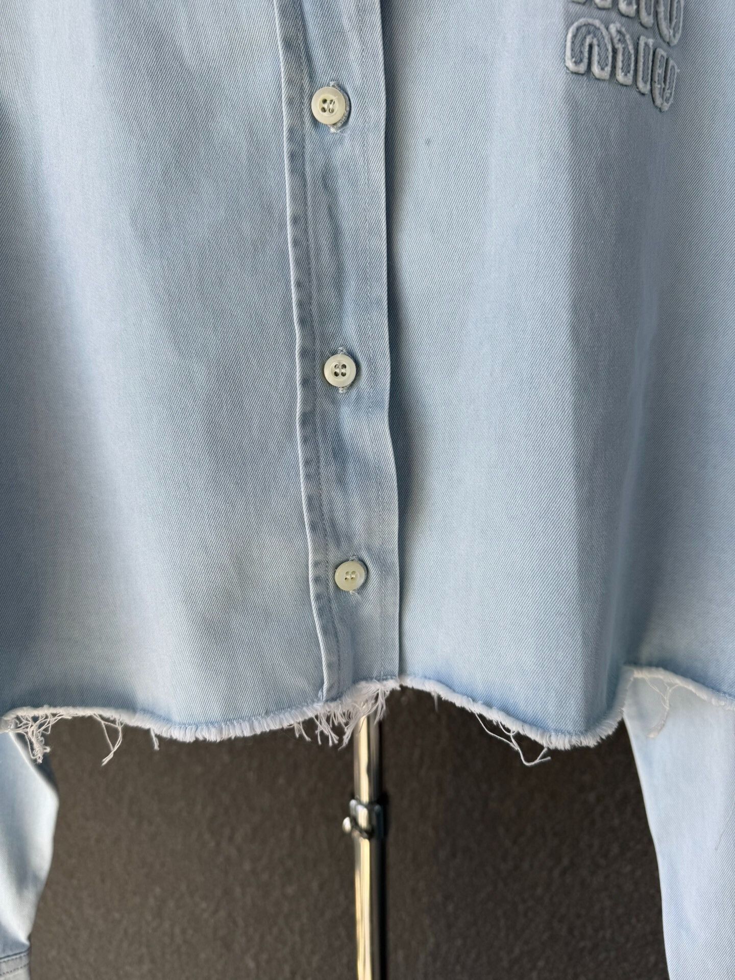 Miu Miu miu miu cropped denim button-up shirt Size M / US 6-8 / IT 42-44 - 4 Thumbnail