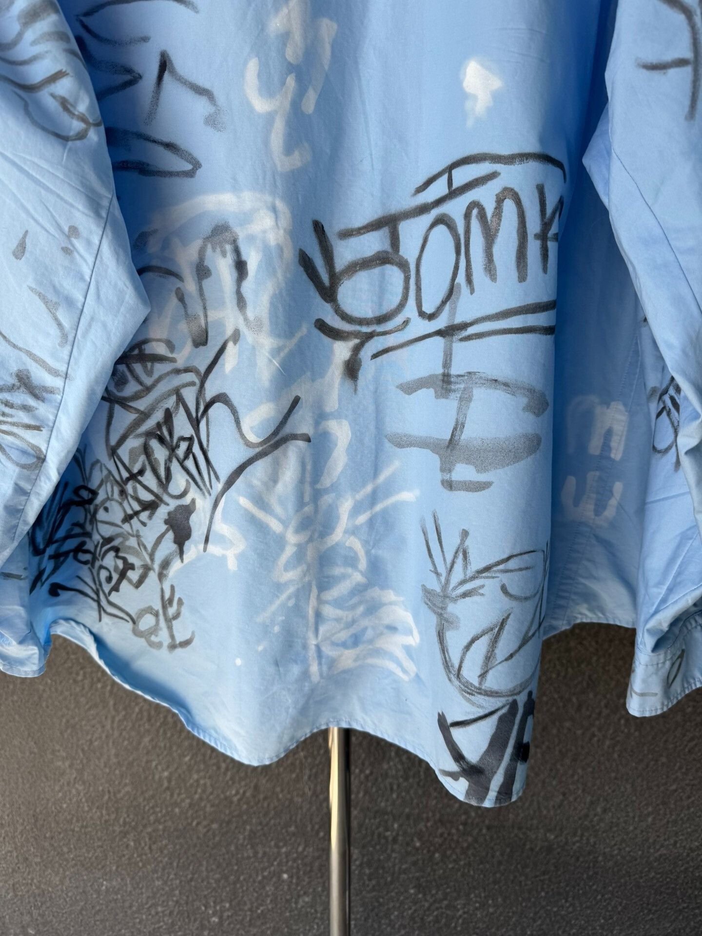 Balenciaga Balenciaga Graffiti Shirt Size 2 Secondhand Size S / US 4 / IT 40 - 6 Thumbnail