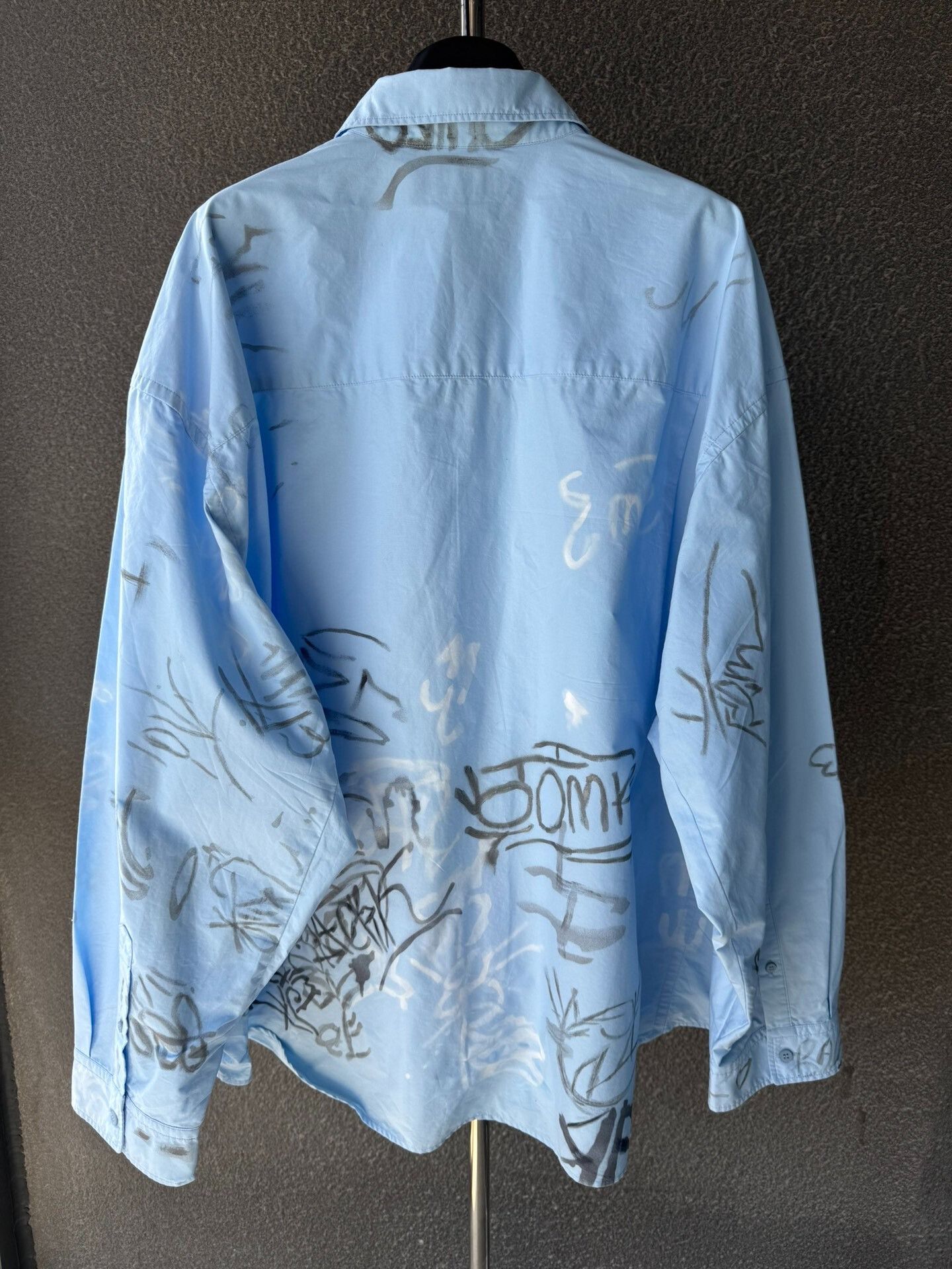 Balenciaga Balenciaga Graffiti Shirt Size 2 Secondhand Size S / US 4 / IT 40 - 2 Thumbnail