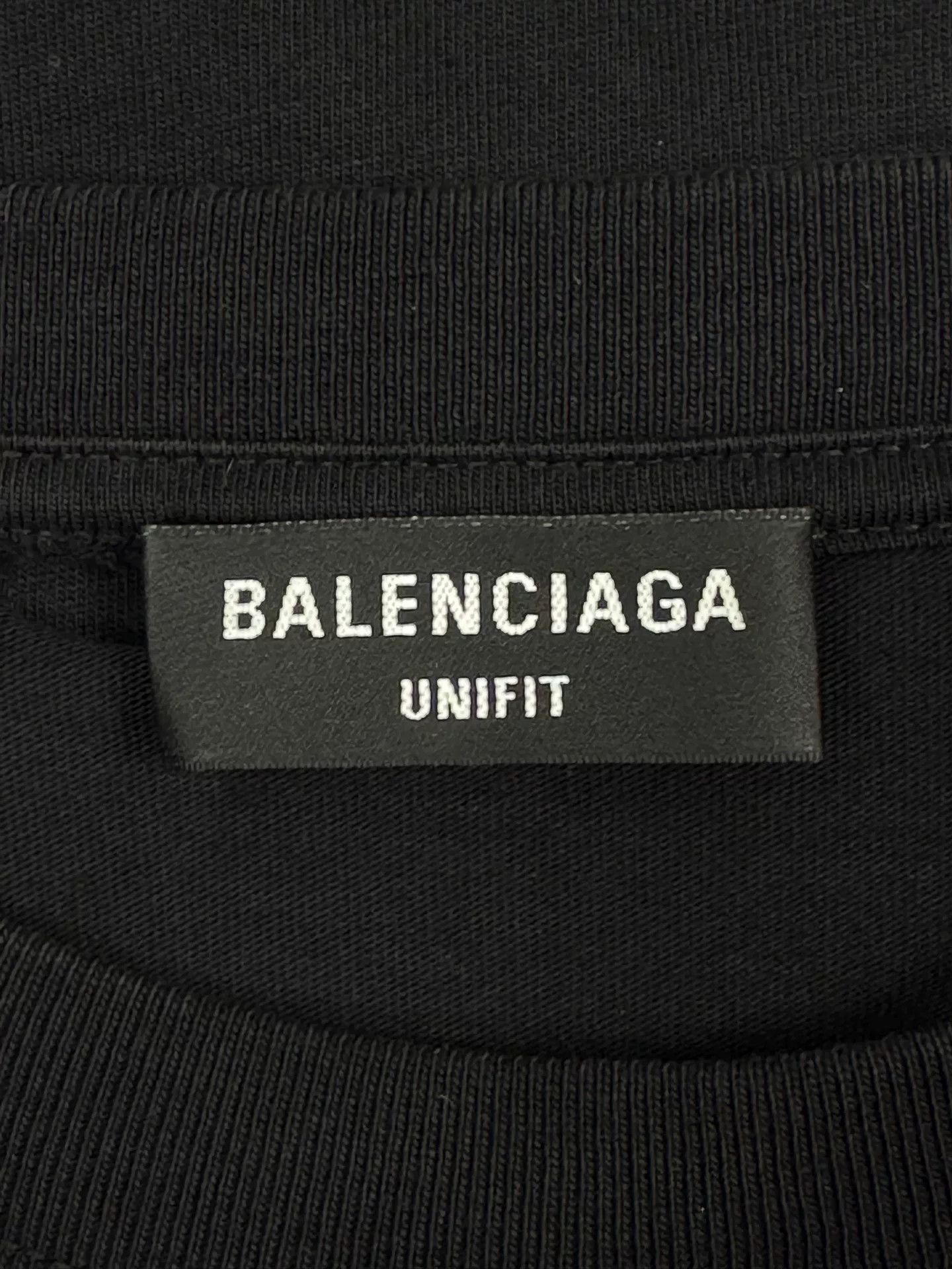 Balenciaga Balenciaga Distressed Print Short Sleeve T-shirt Size US S / EU 44-46 / 1 - 7 Thumbnail