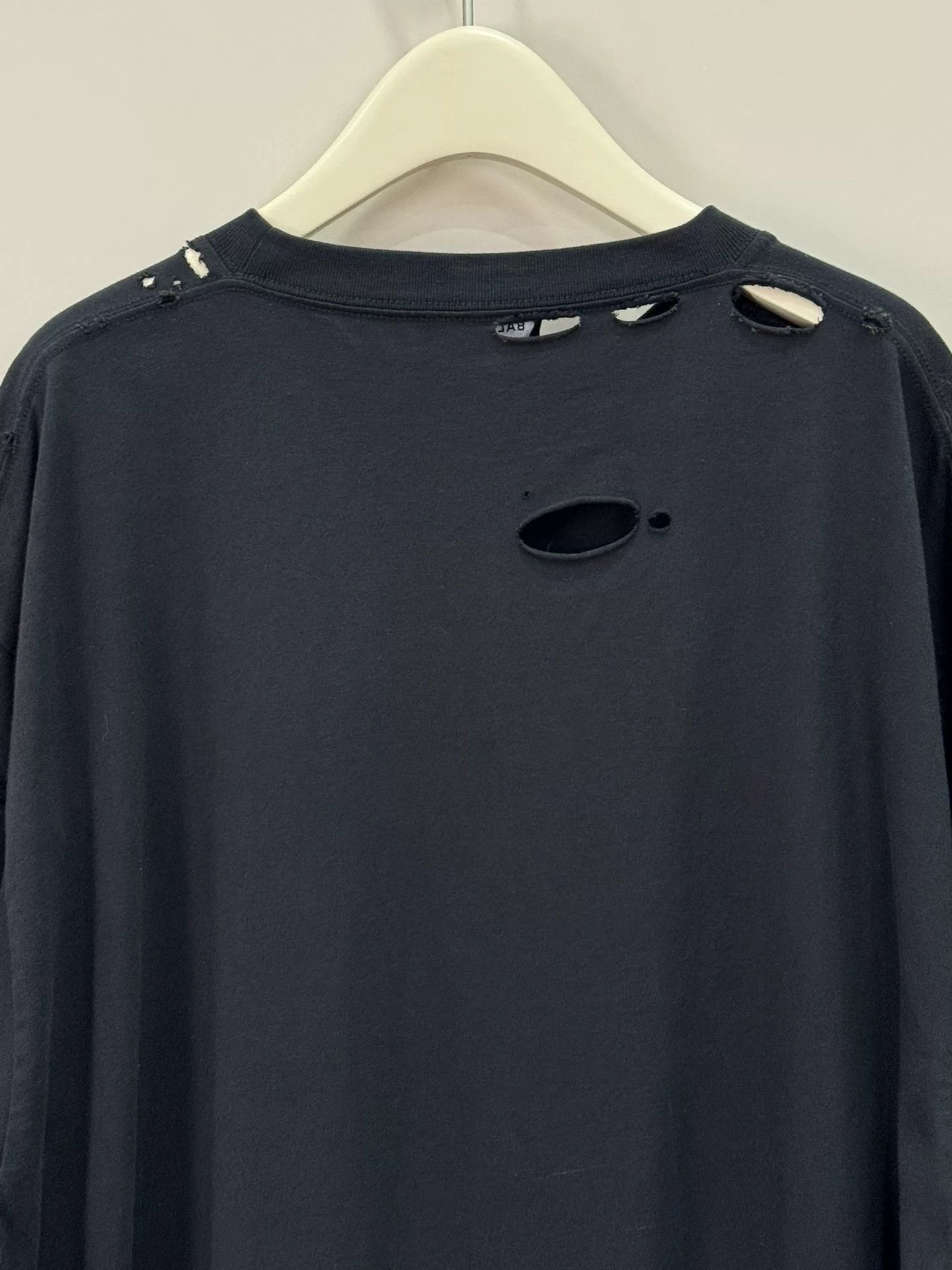 Balenciaga Balenciaga Distressed Print Short Sleeve T-shirt Size US S / EU 44-46 / 1 - 5 Thumbnail