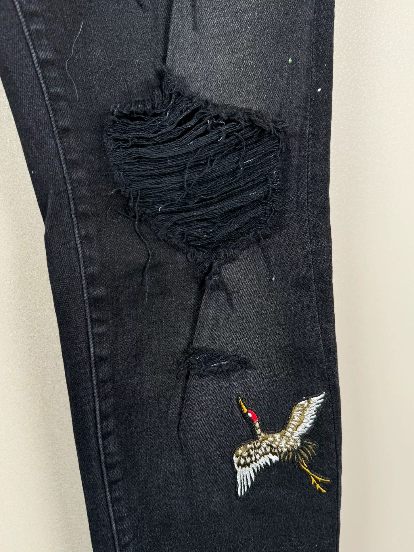 Amiri amiri crane graffiti embroidered distressed jeans Size US 33 - 6 Thumbnail