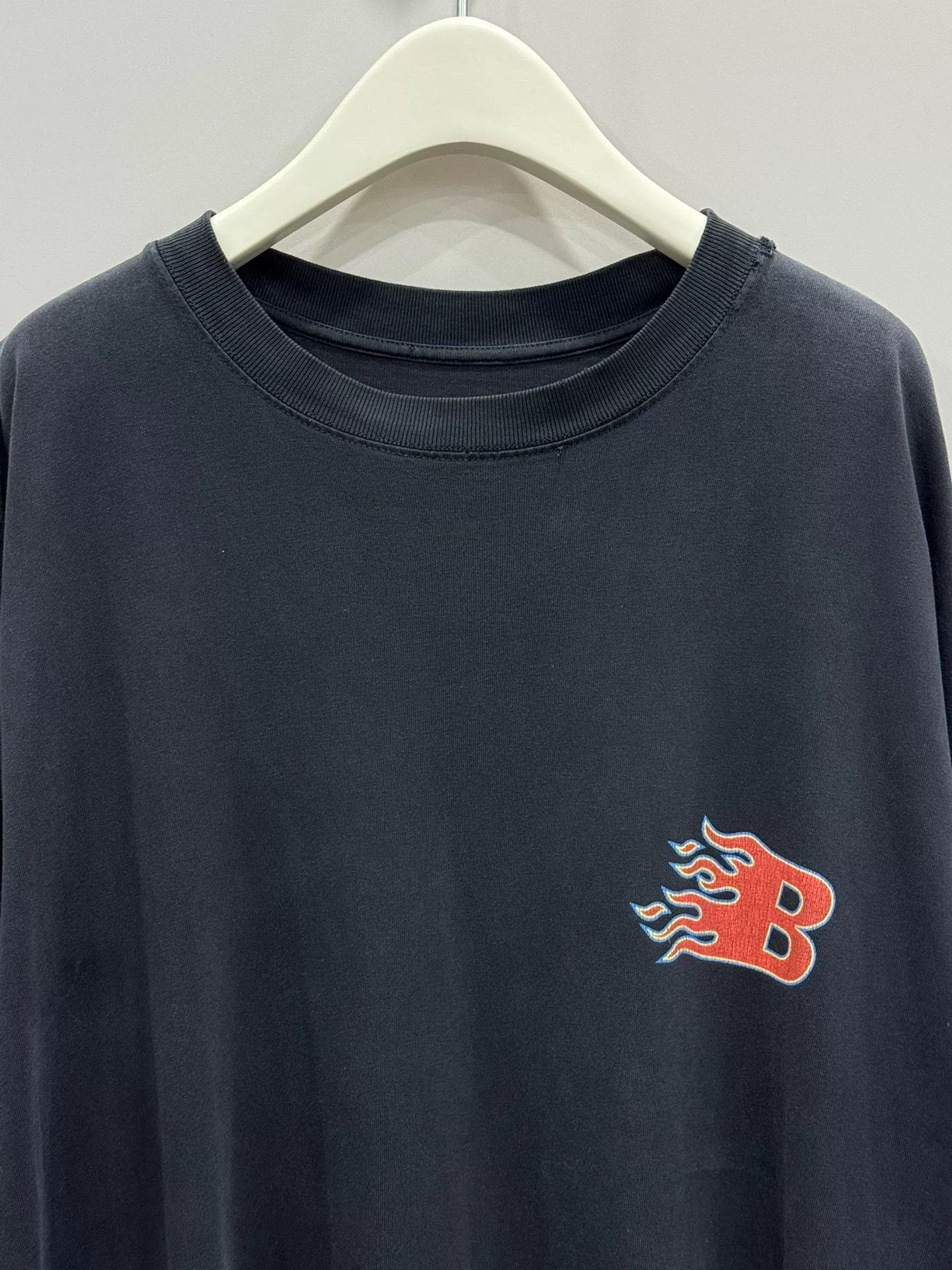 Balenciaga Balenciaga Vintage Flame Print T-Shirt Size S Size US S / EU 44-46 / 1 - 3 Thumbnail
