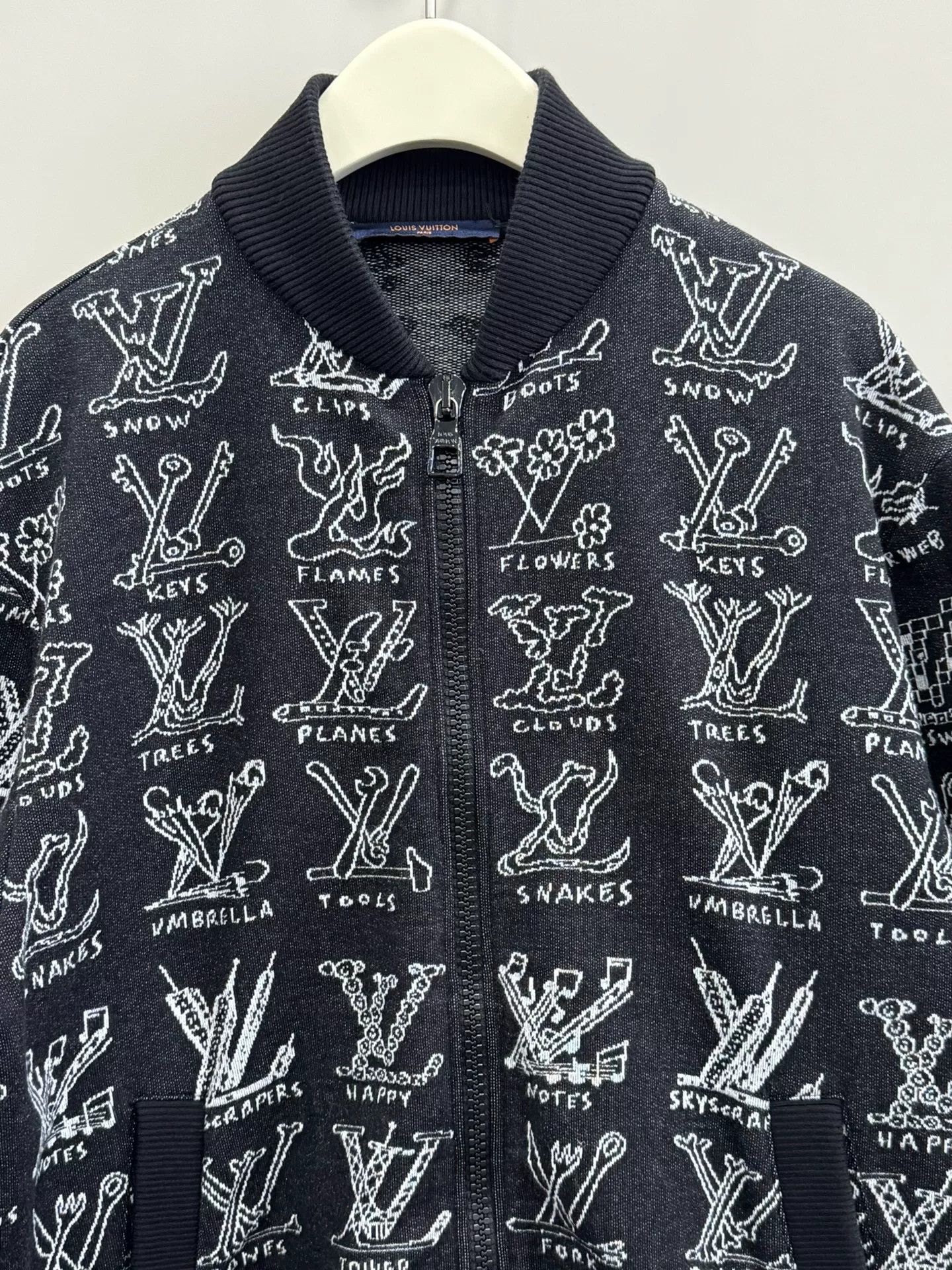 Louis Vuitton louis vuitton printed zip-up jacket size s Size US S / EU 44-46 / 1 - 3 Thumbnail