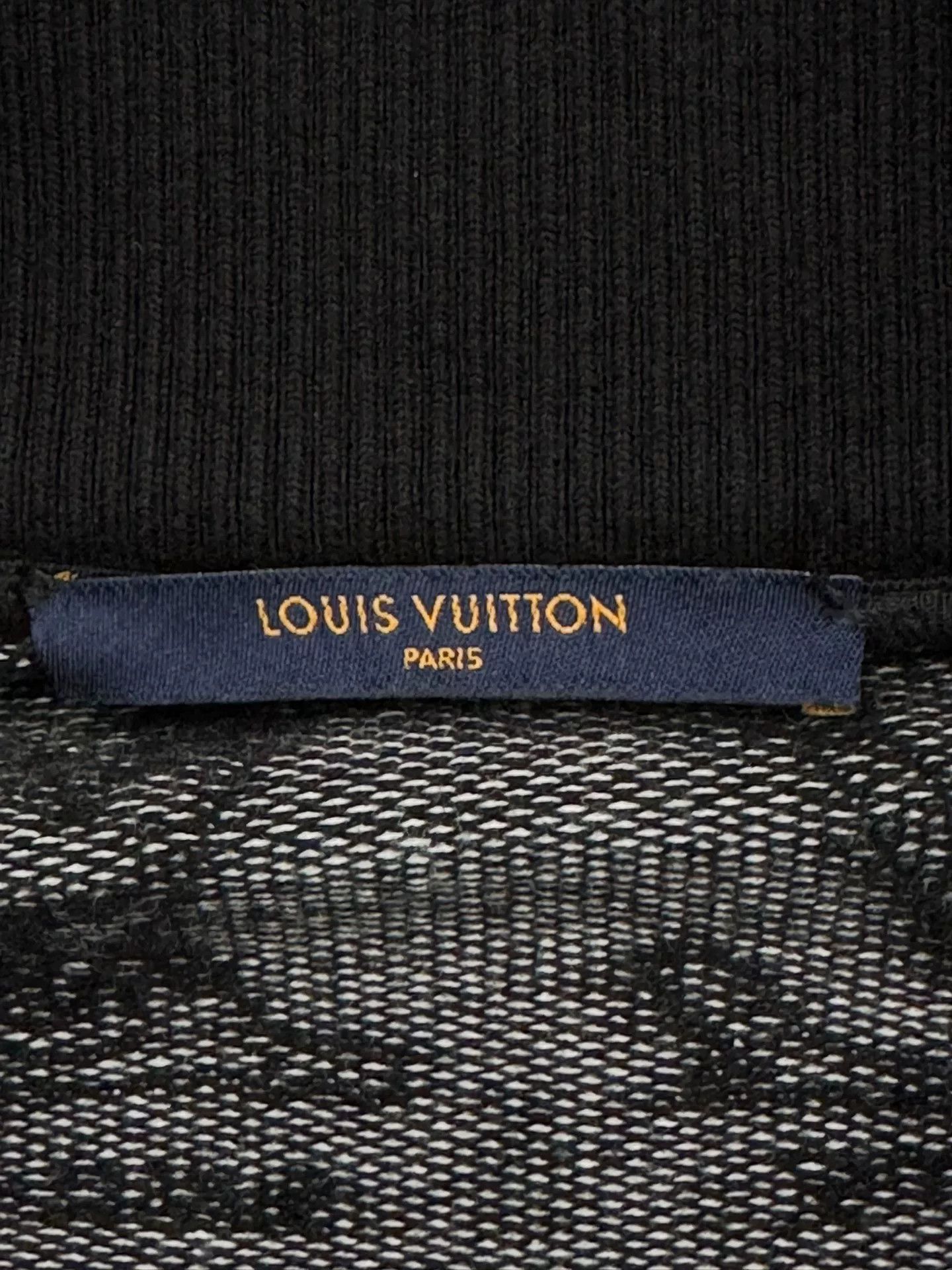 Louis Vuitton louis vuitton printed zip-up jacket size s Size US S / EU 44-46 / 1 - 7 Thumbnail