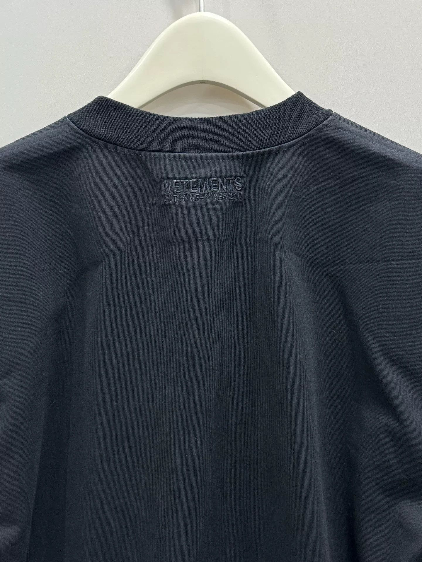 Vetements Vetements Short Sleeve Graphic Tee Size XS Size XS / US 0-2 / IT 36-38 - 5 Thumbnail
