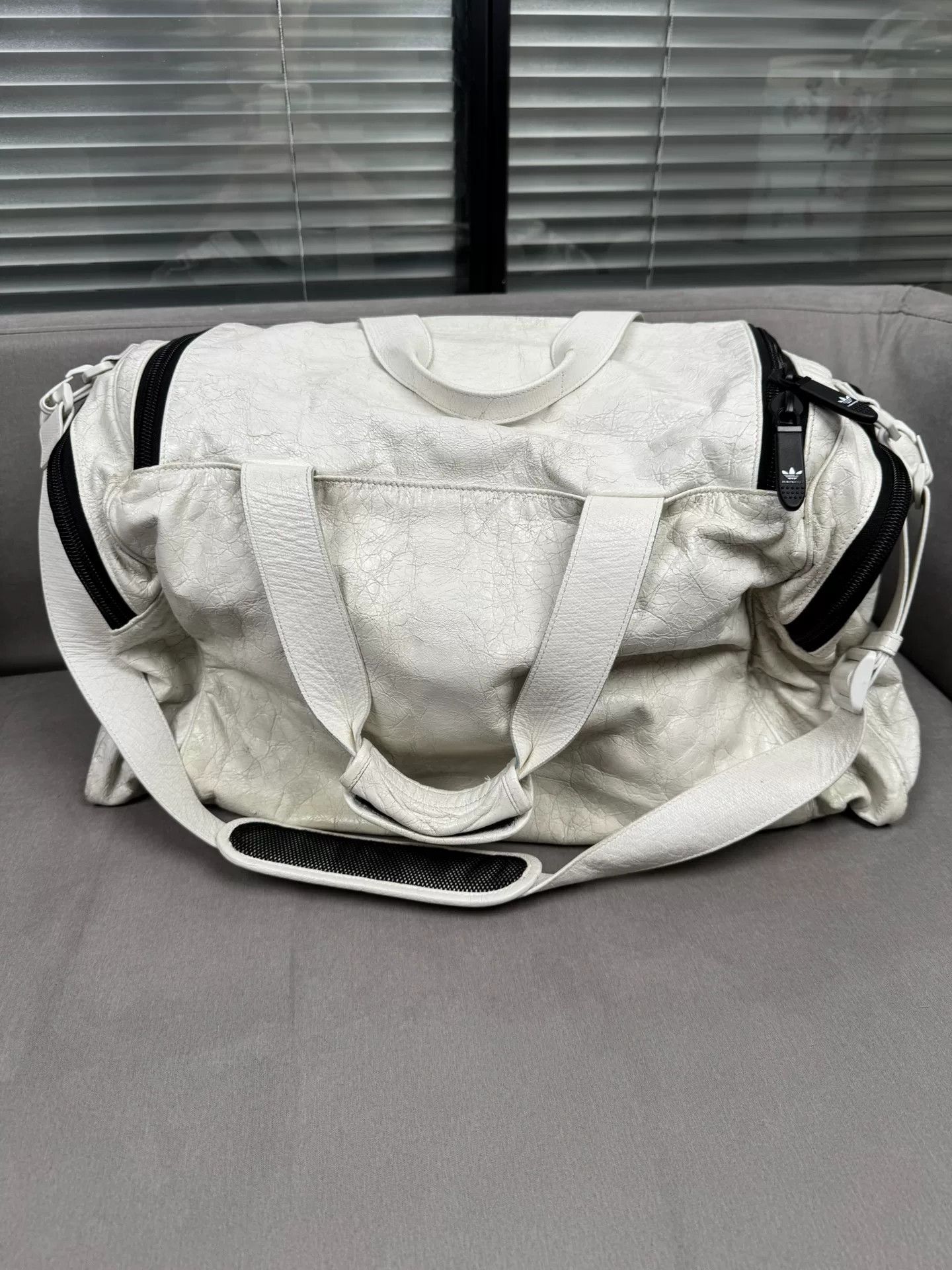 Balenciaga Balenciaga Adidas White Crossbody Travel Bag Size ONE SIZE - 2 Thumbnail