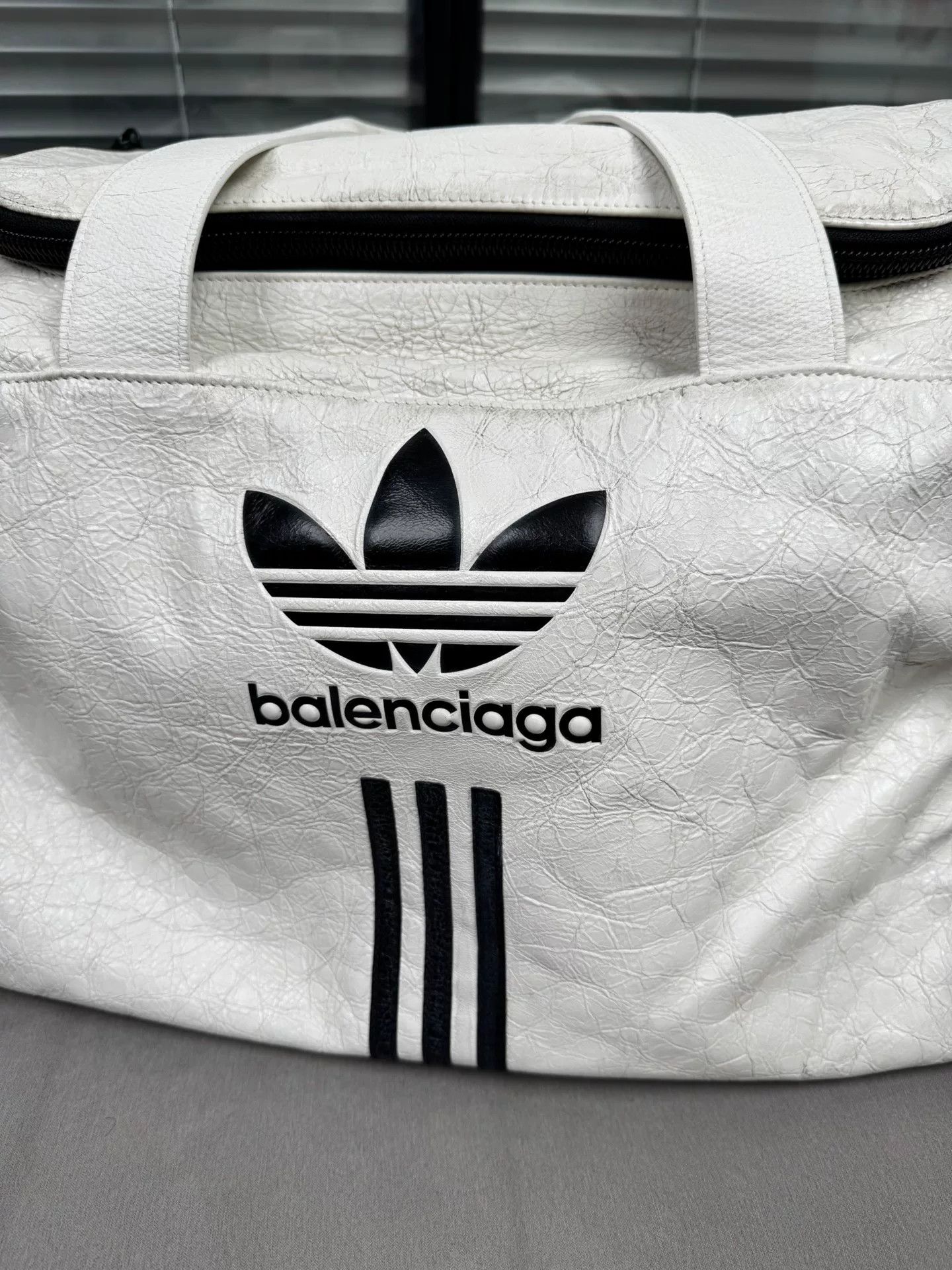 Balenciaga Balenciaga Adidas White Crossbody Travel Bag Size ONE SIZE - 4 Thumbnail