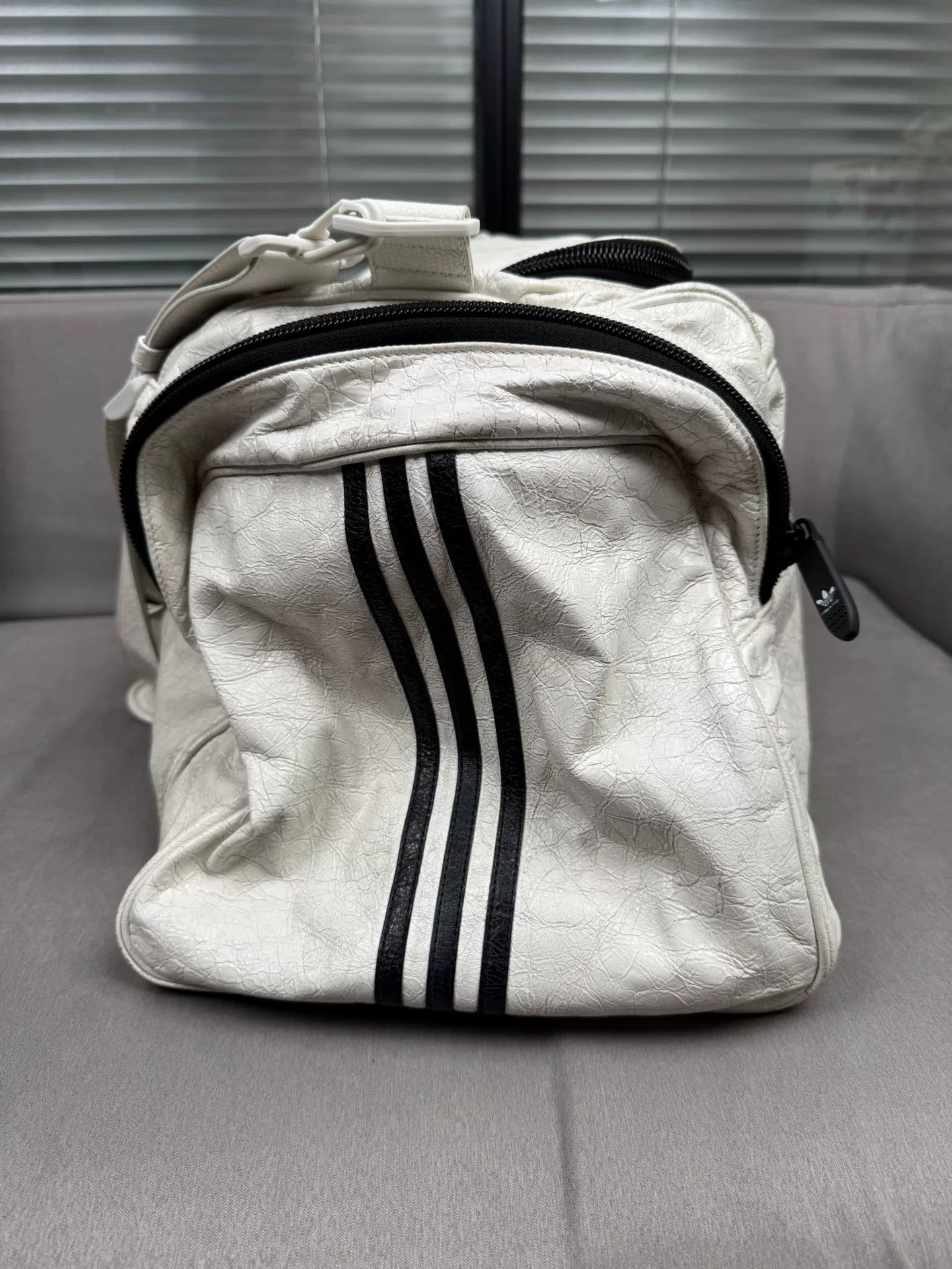 Balenciaga Balenciaga Adidas White Crossbody Travel Bag Size ONE SIZE - 3 Thumbnail