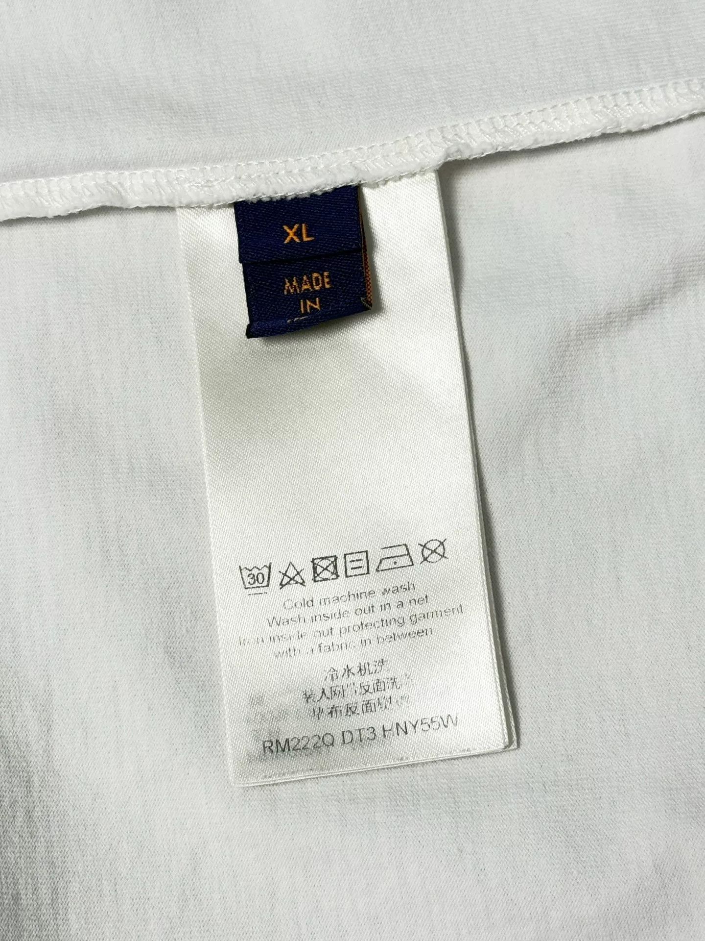 Louis Vuitton louis vuitton embossed logo short sleeve t-shirt Size US XL / EU 56 / 4 - 8 Thumbnail