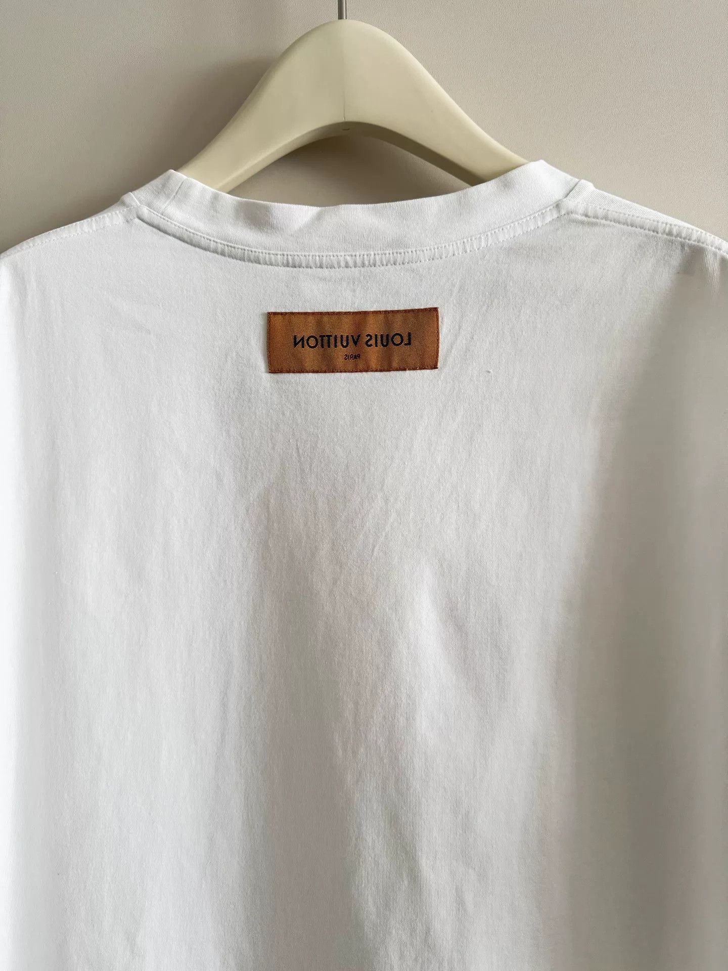 Louis Vuitton louis vuitton embossed logo short sleeve t-shirt Size US XL / EU 56 / 4 - 5 Thumbnail