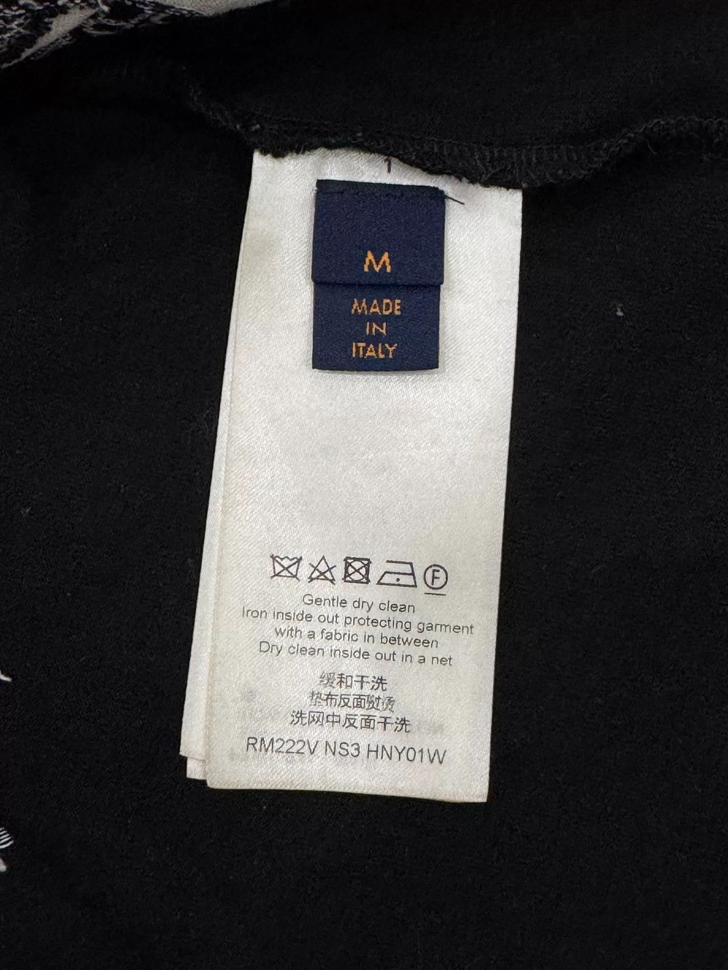 Louis Vuitton louis vuitton black graphic short sleeve tee Size US M / EU 48-50 / 2 - 8 Thumbnail