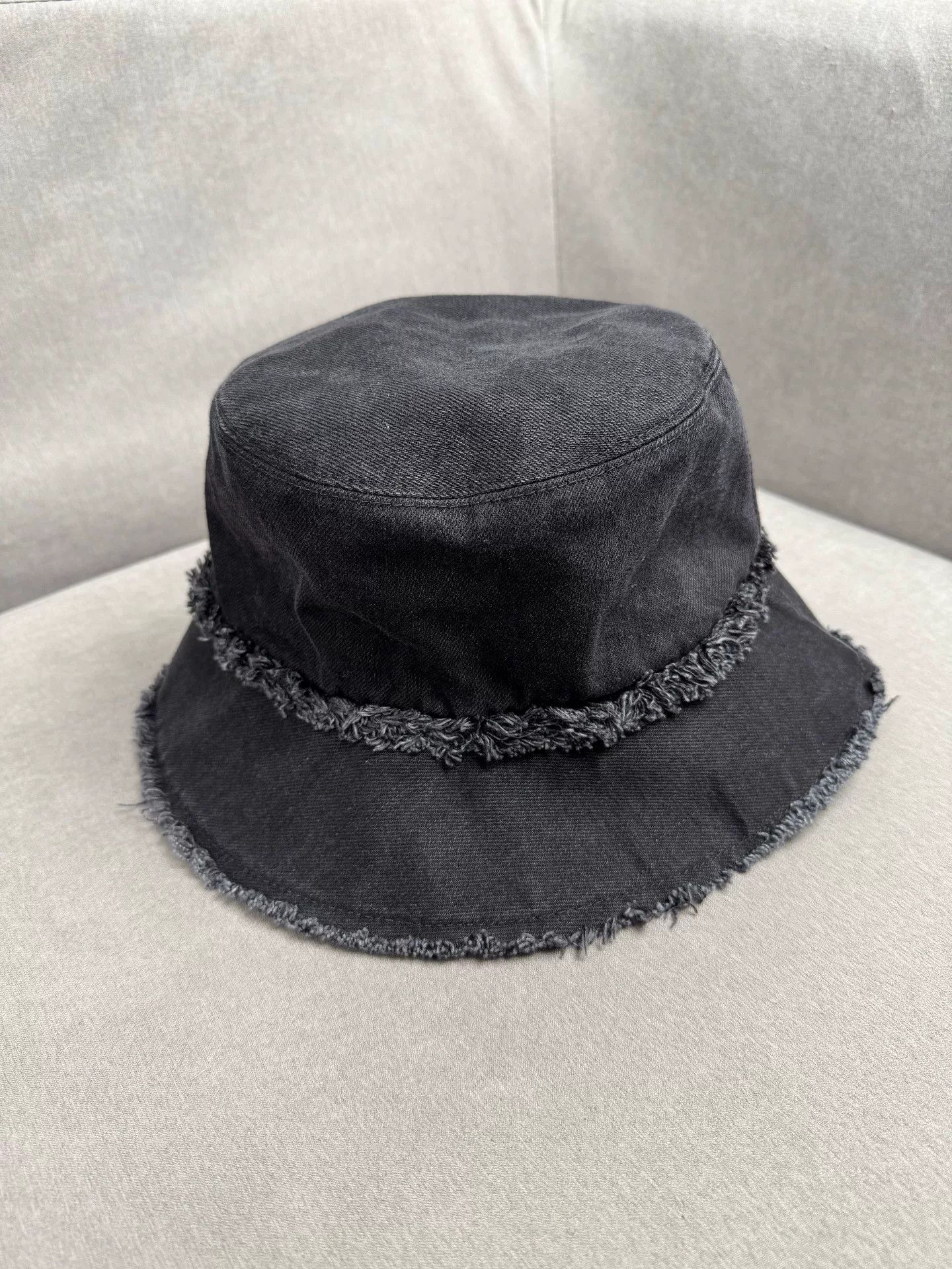 Miu Miu Miumiu Black Embroidered Bucket Hat Size M Size ONE SIZE - 2 Thumbnail