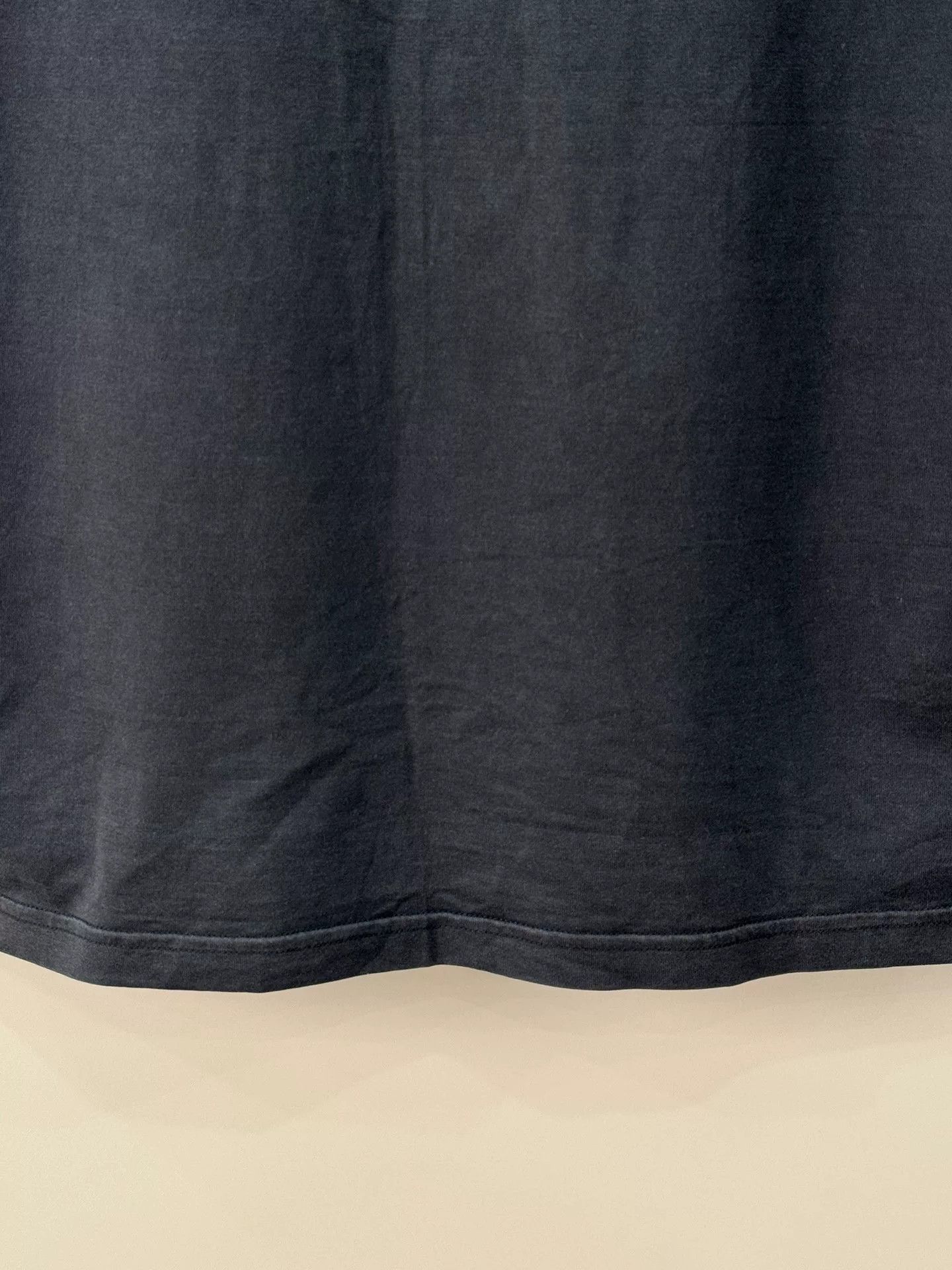 Louis Vuitton louis vuitton embossed logo black t-shirt xl Size US XL / EU 56 / 4 - 6 Thumbnail